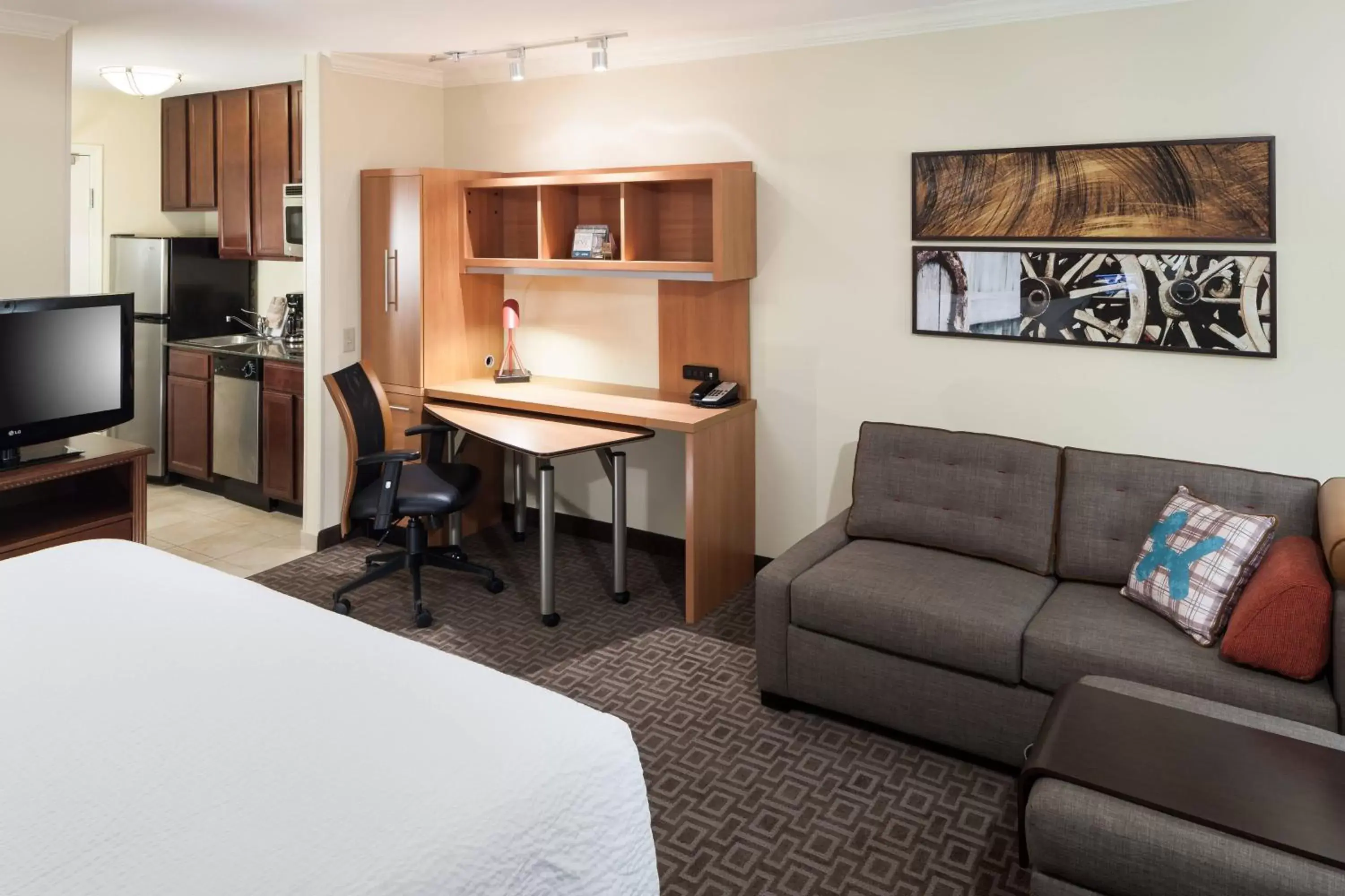 Living room, Seating Area in TownePlace Suites by Marriott San Antonio Airport