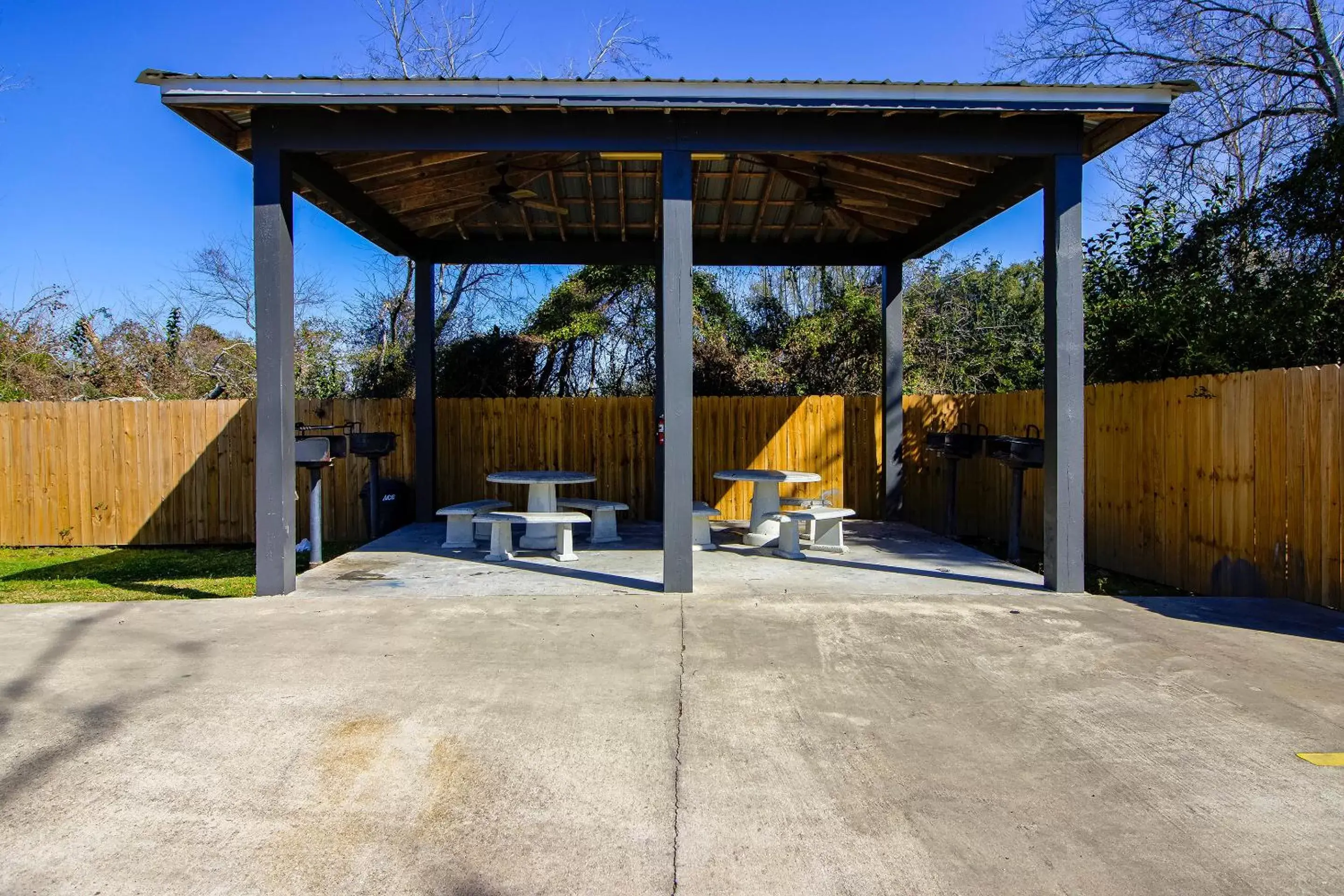 Seating area in OYO Hotel Sulphur LA Hwy 90 West