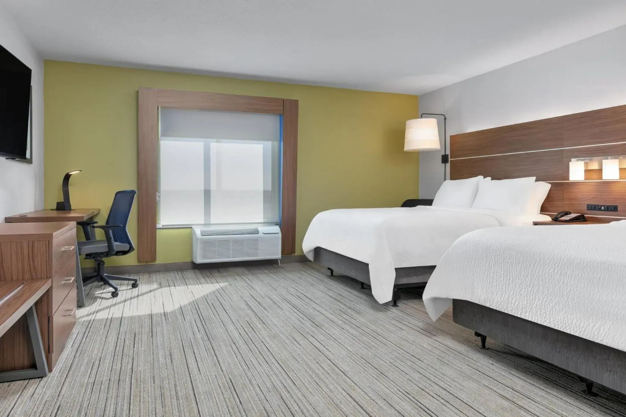 Photo of the whole room, Bed in Holiday Inn Express - San Antonio East I-10 , an IHG Hotel