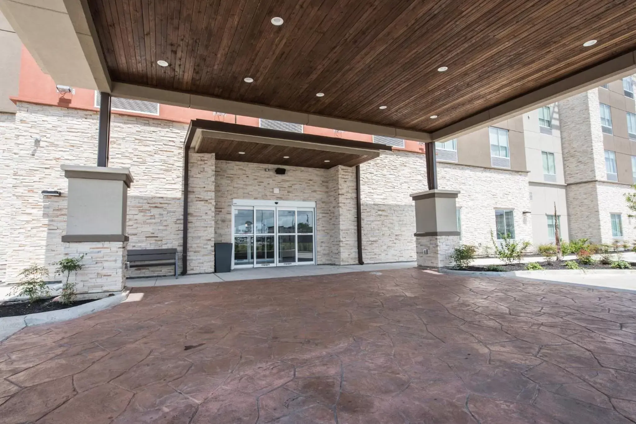 Property building in Holiday Inn Express & Suites Houston - Hobby Airport Area, an IHG Hotel