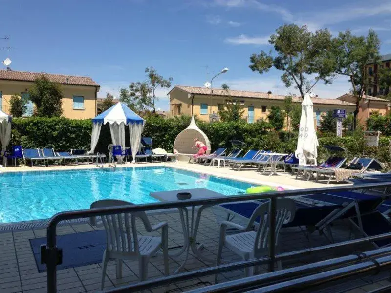 Swimming Pool in Hotel Harry's