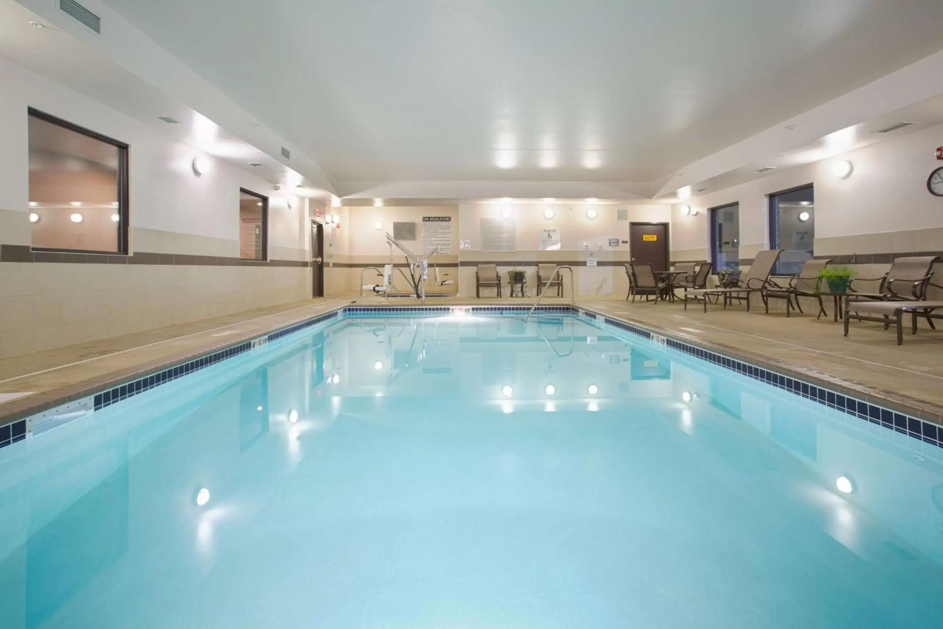 On site, Swimming Pool in Best Western Plus Lincoln Inn & Suites