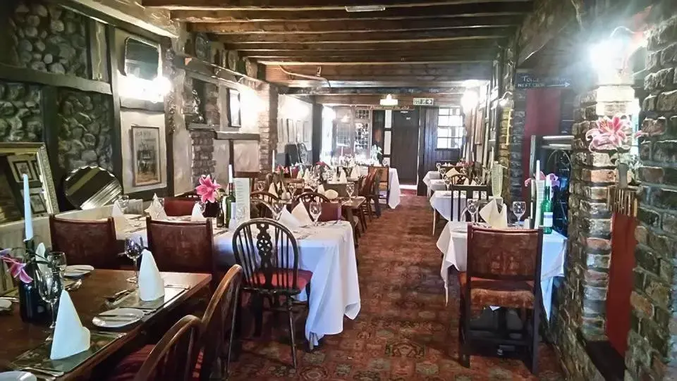 Restaurant/Places to Eat in Dun Cow Inn