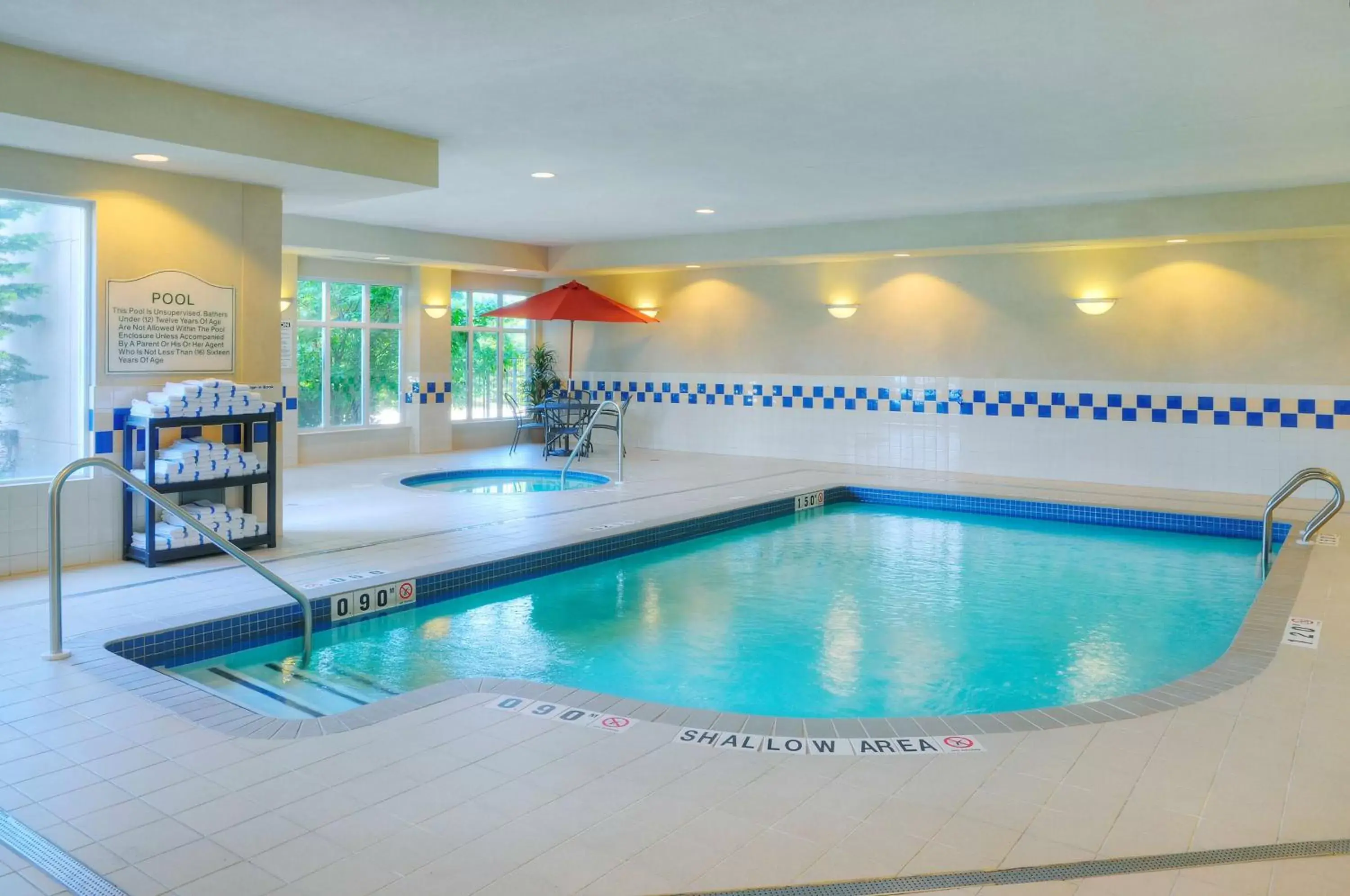 Pool view, Swimming Pool in Hilton Garden Inn Toronto/Burlington