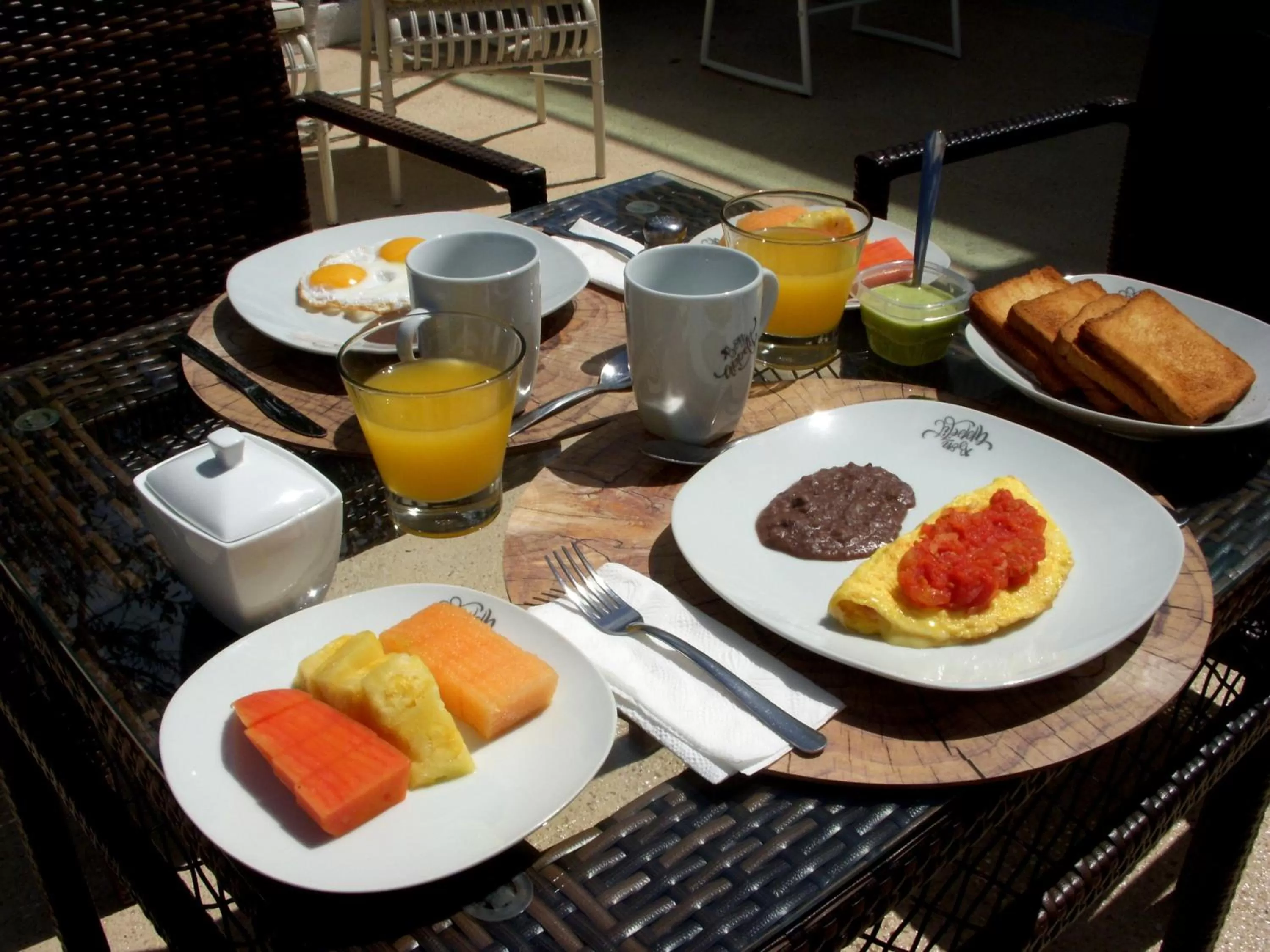 Breakfast in Villa Antilope