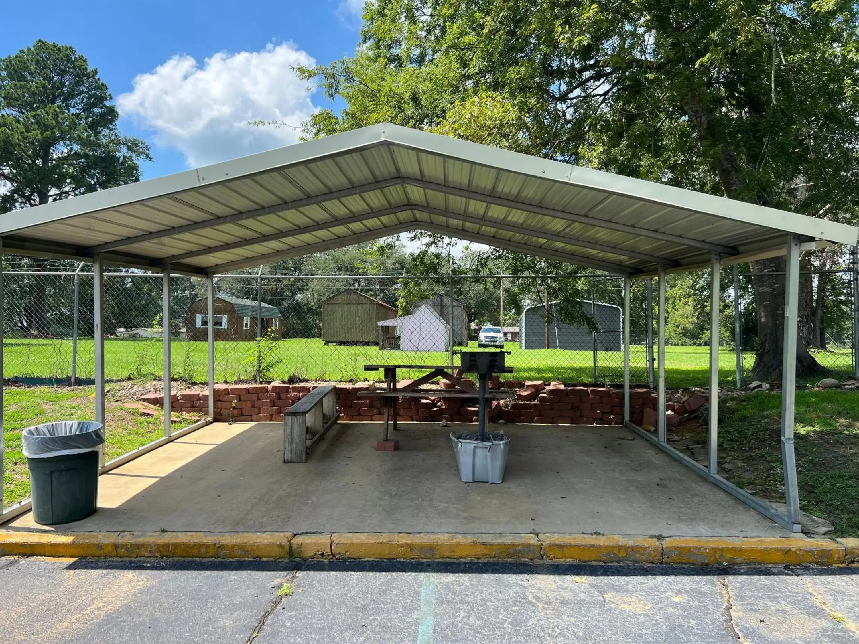 BBQ facilities in Mansfield Inn