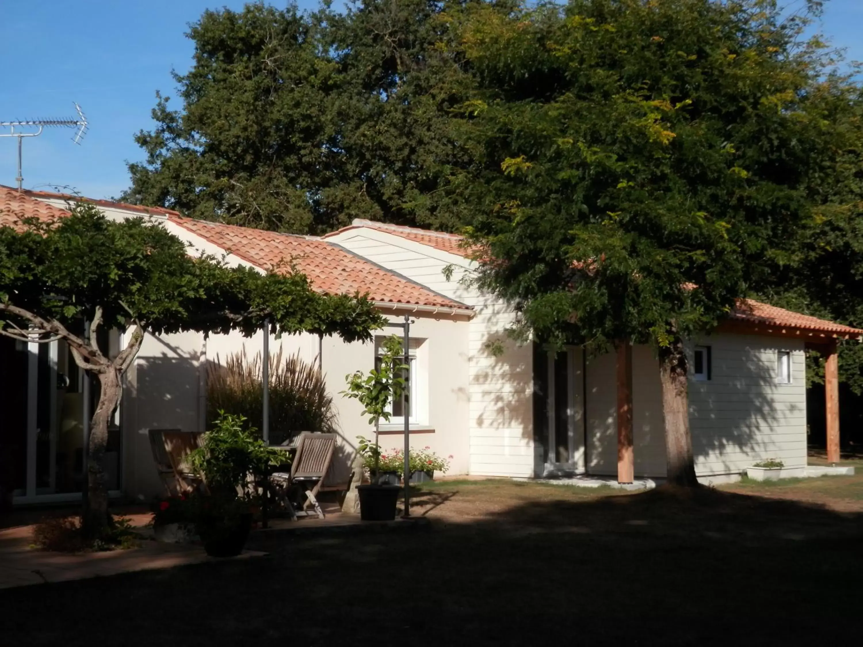 Property building, Patio/Outdoor Area in La Désirade