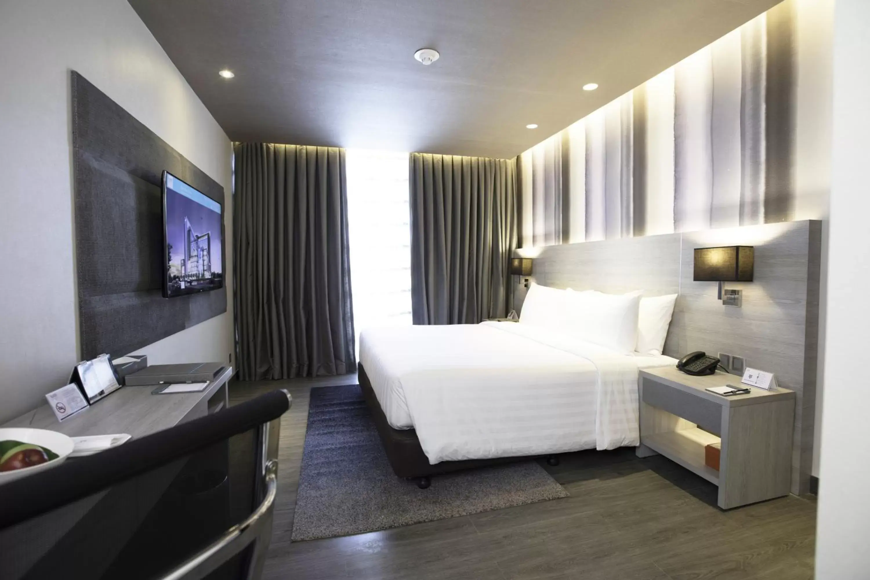 Photo of the whole room, Bed in bai Hotel Cebu