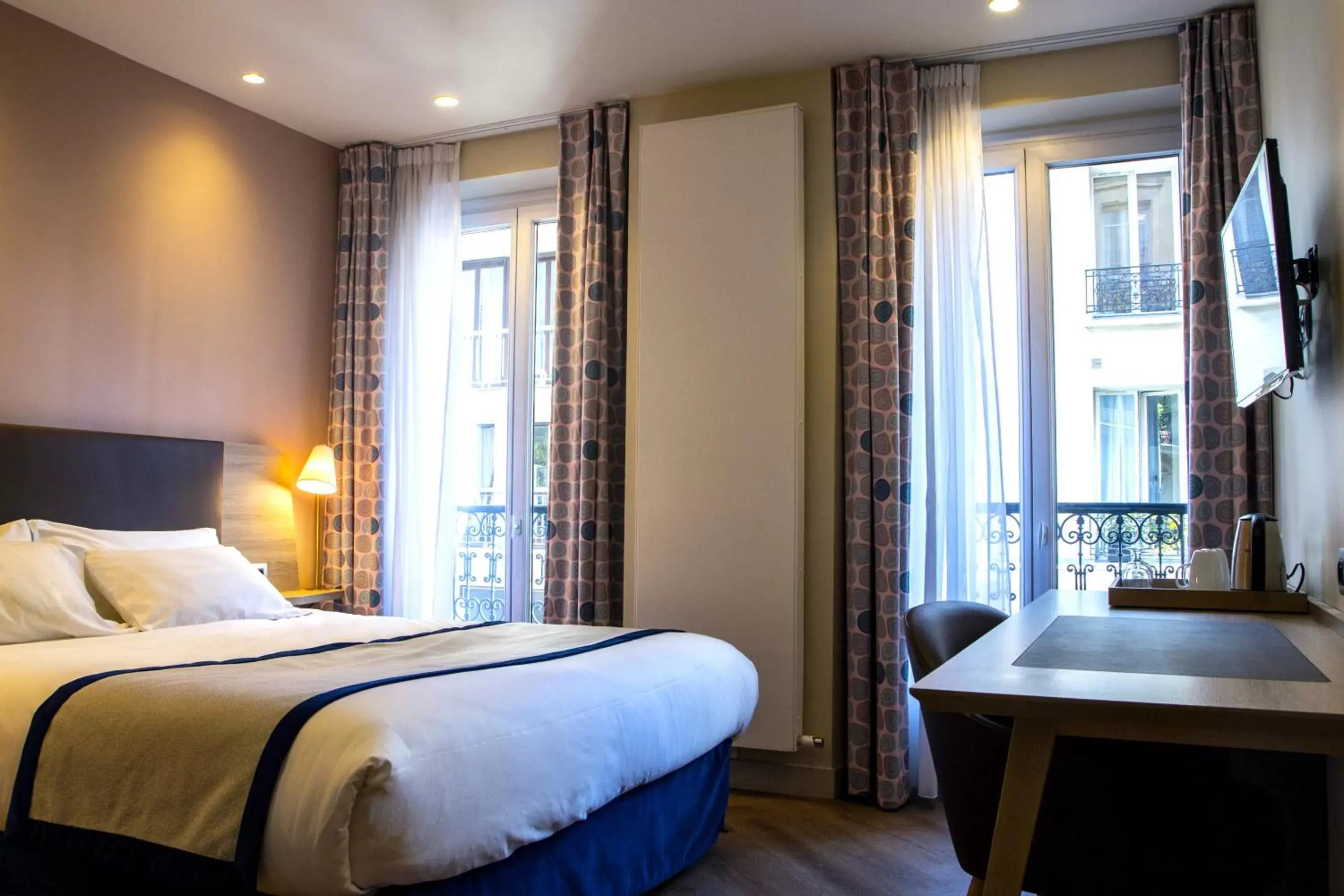 Bedroom, Bed in Hôtel de Sévigné