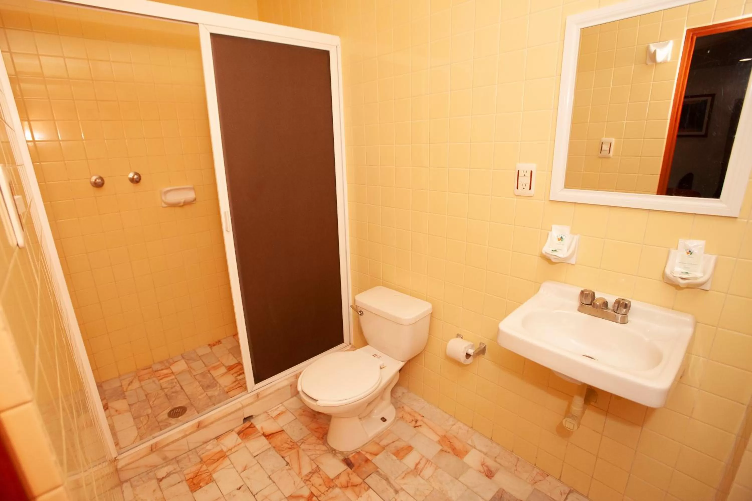 Twin Room in Hotel Tres Colonias - Sólo Adultos
