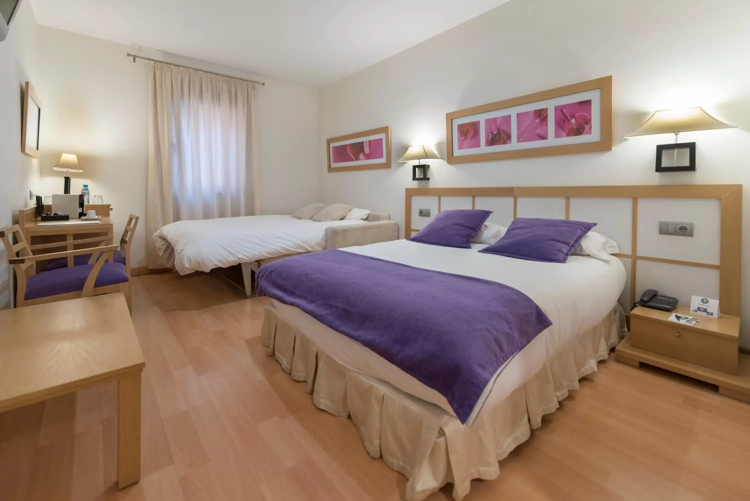 Bedroom, Bed in Itaca Salamanca by Soho Boutique
