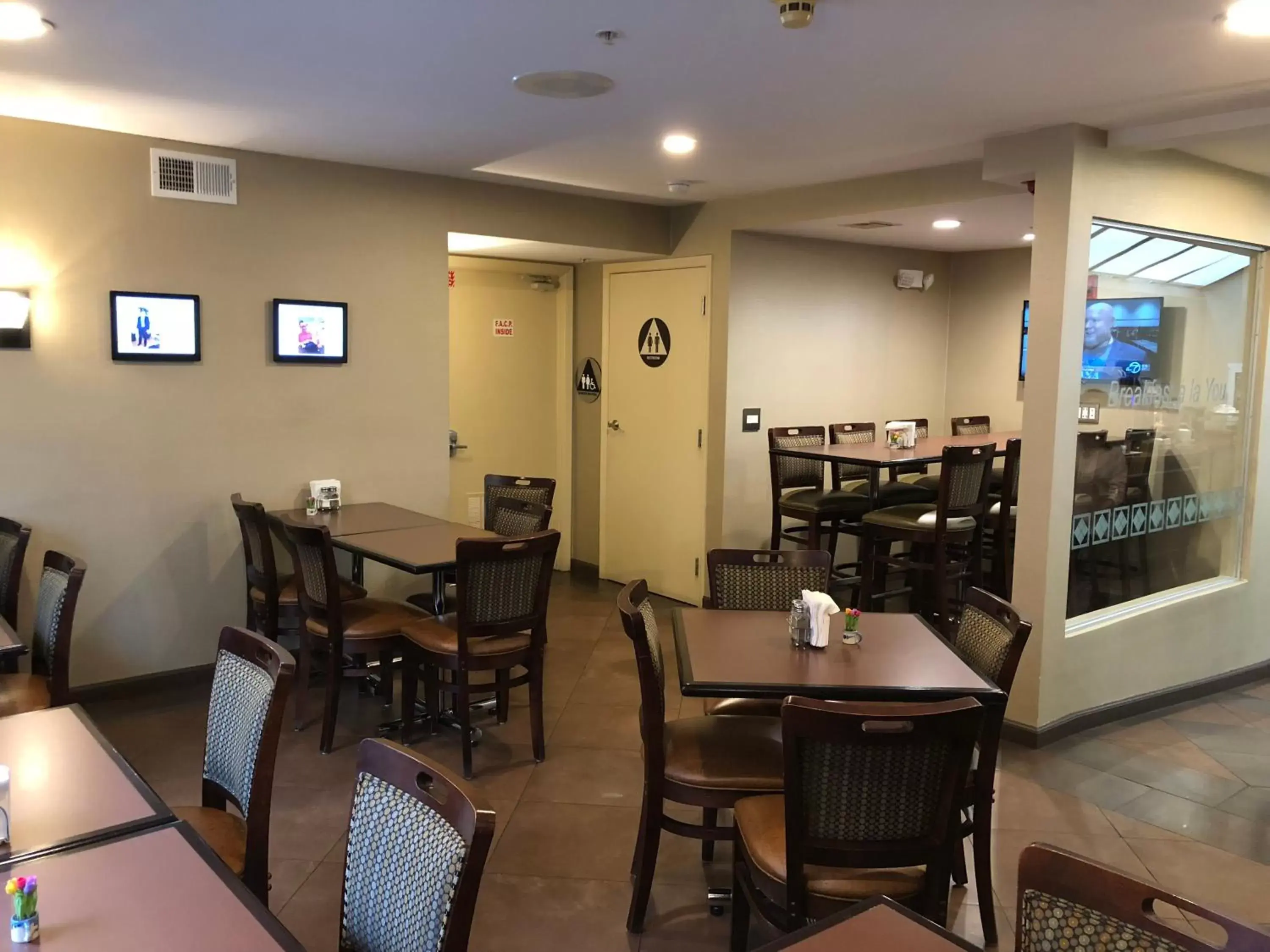 Seating area, Restaurant/Places to Eat in Hotel Strata