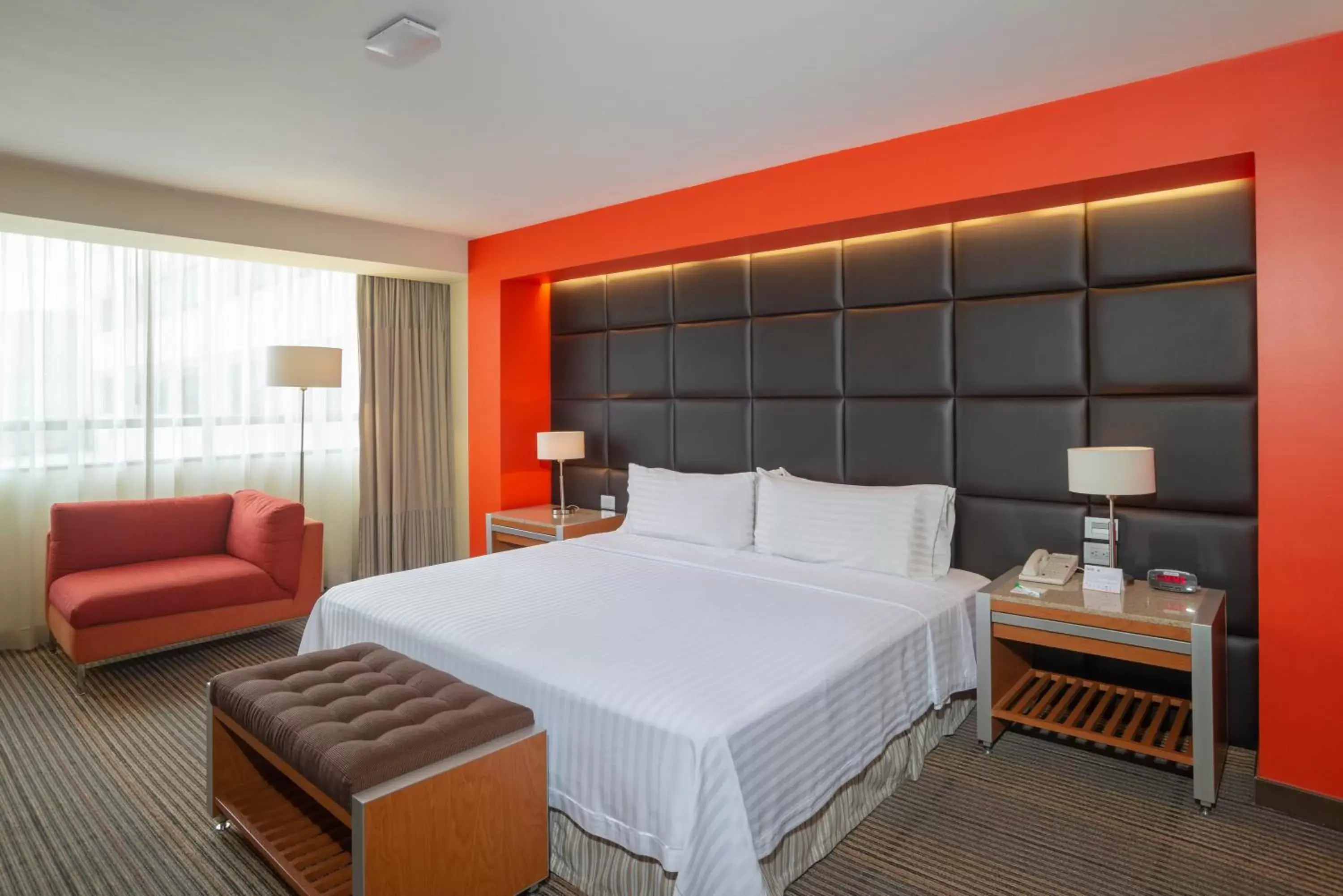 Photo of the whole room, Bed in Holiday Inn Mexico City-Plaza Universidad, an IHG Hotel