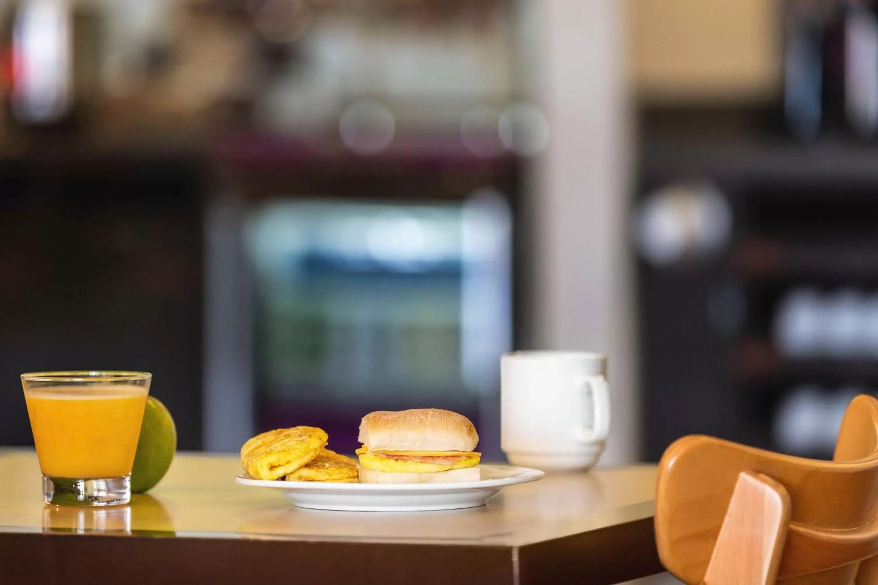 Breakfast in Home2 Suites by Hilton Lubbock
