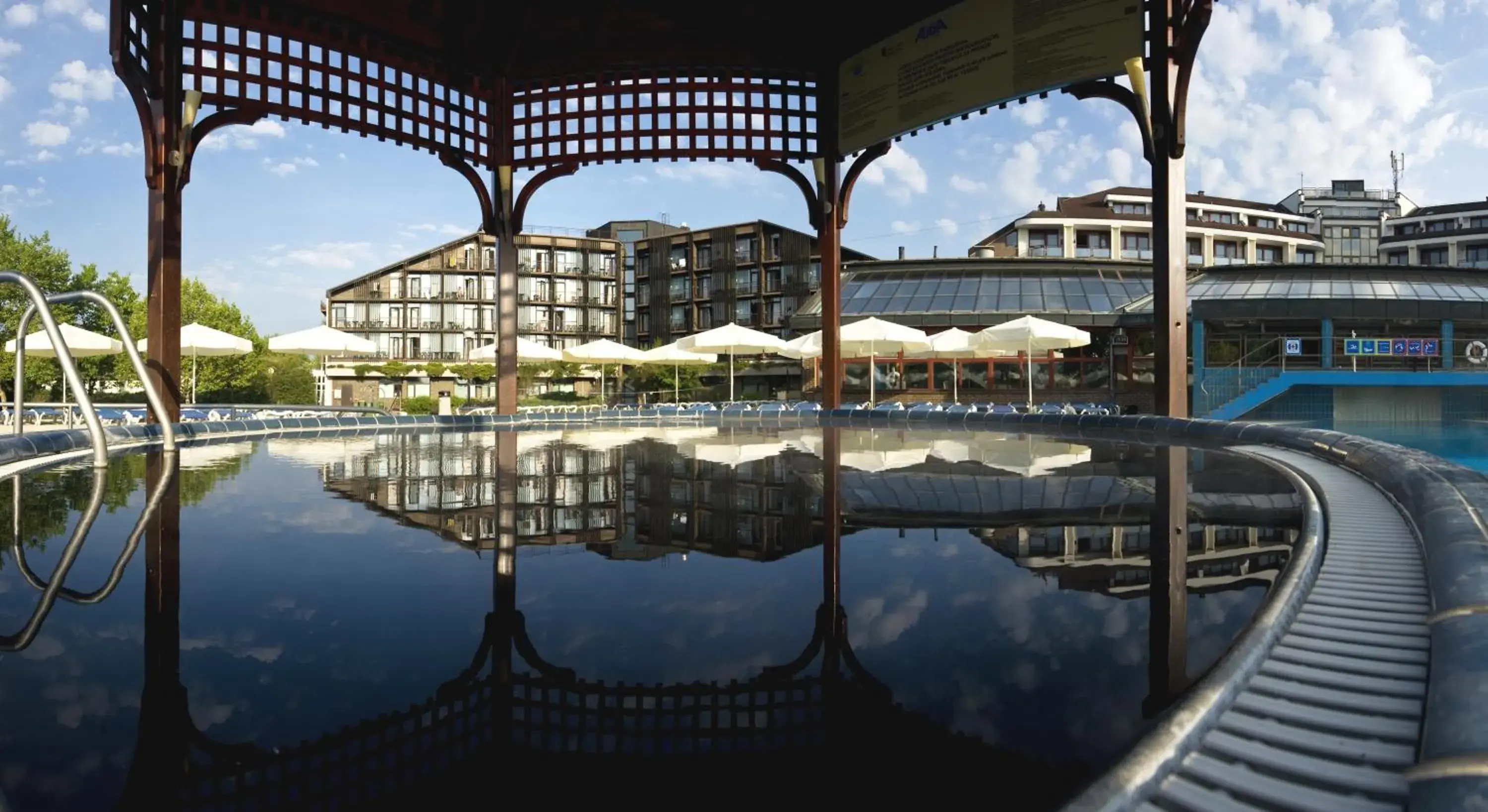 Facade/entrance, Swimming Pool in Hotel Ajda - Terme 3000 - Sava Hotels & Resorts