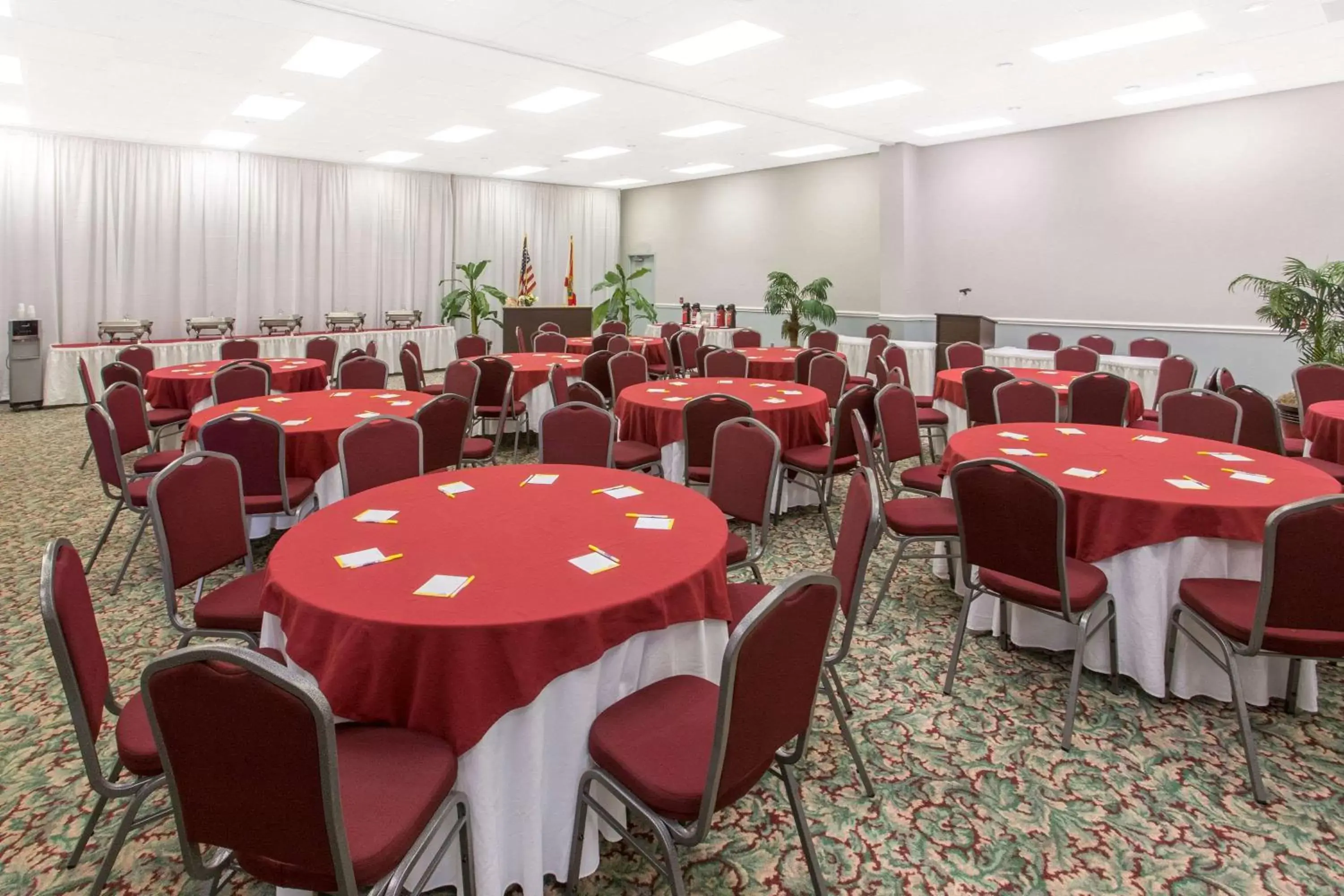 On site, Banquet Facilities in Days Inn & Suites by Wyndham Navarre Conference Center