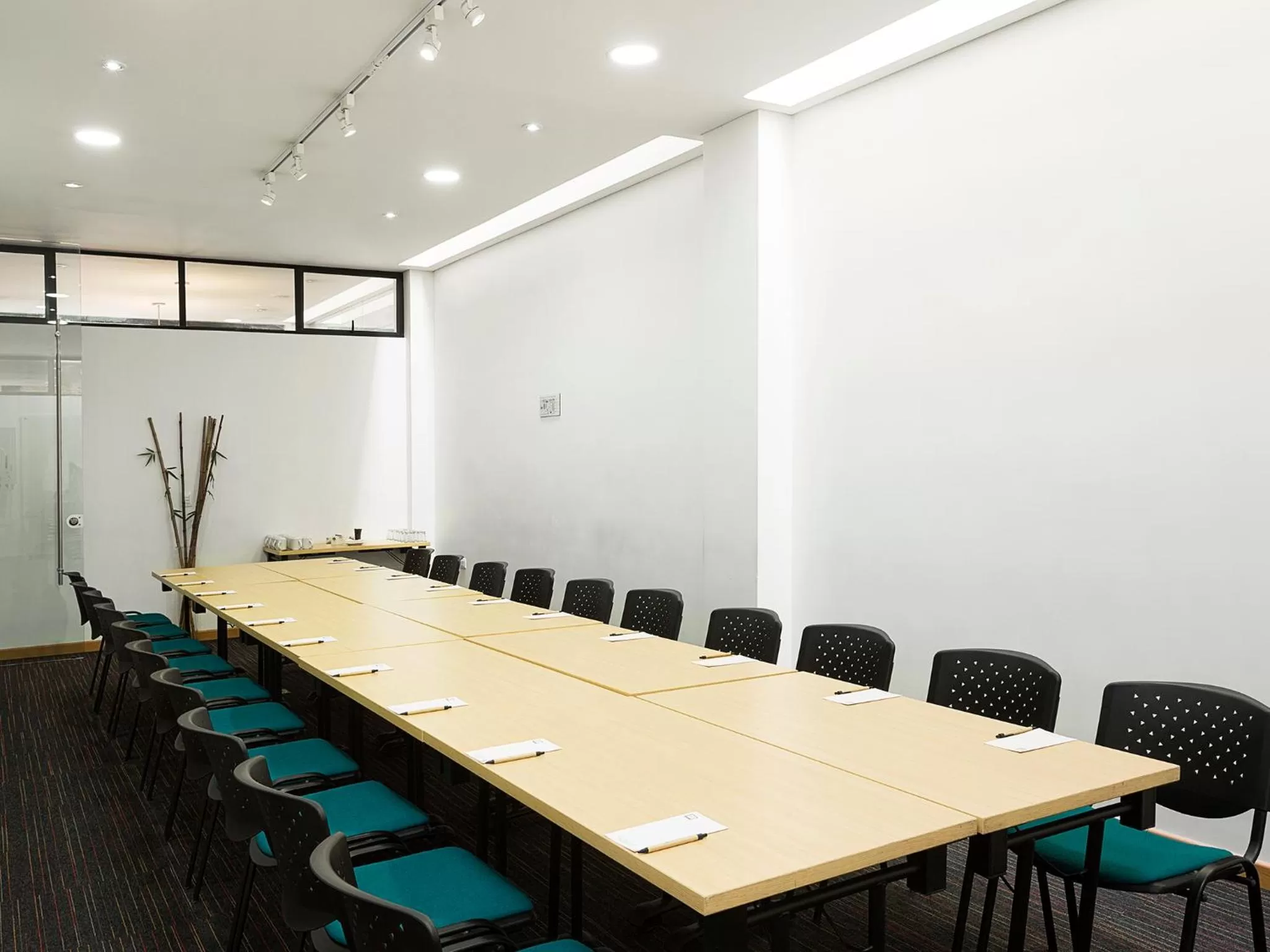 Meeting/conference room in Hotel bh Parque 93