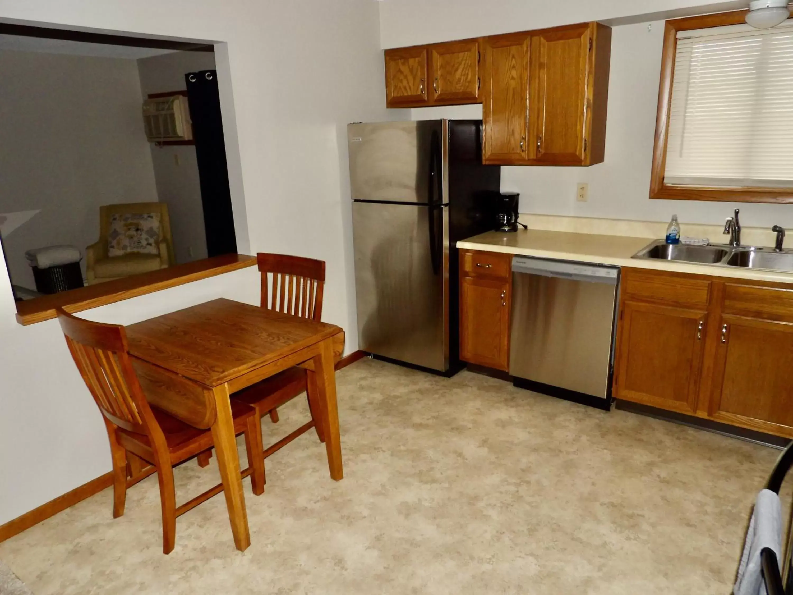 Kitchen/Kitchenette in The Washburn Inn