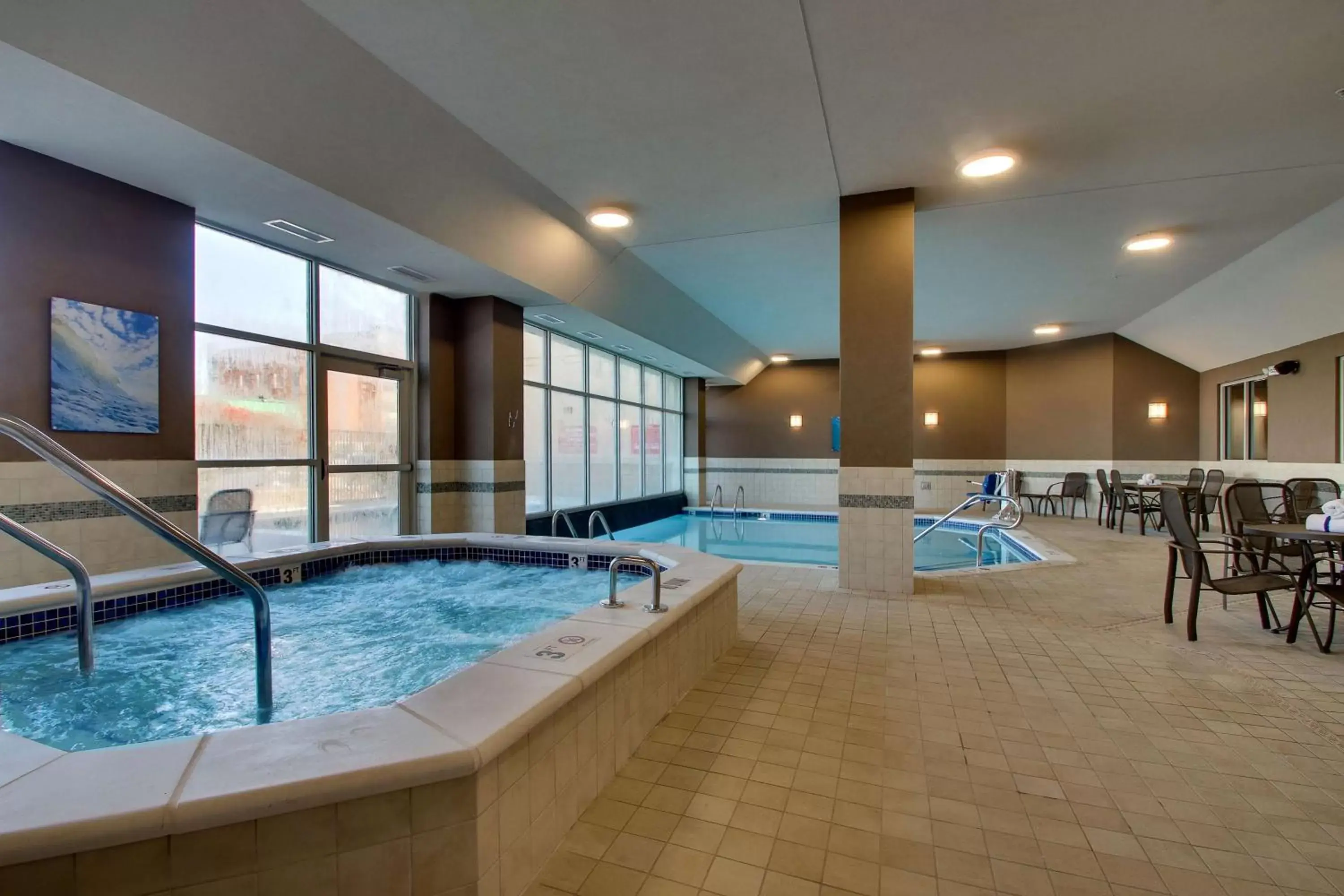Activities, Swimming Pool in Drury Inn & Suites Iowa City Coralville