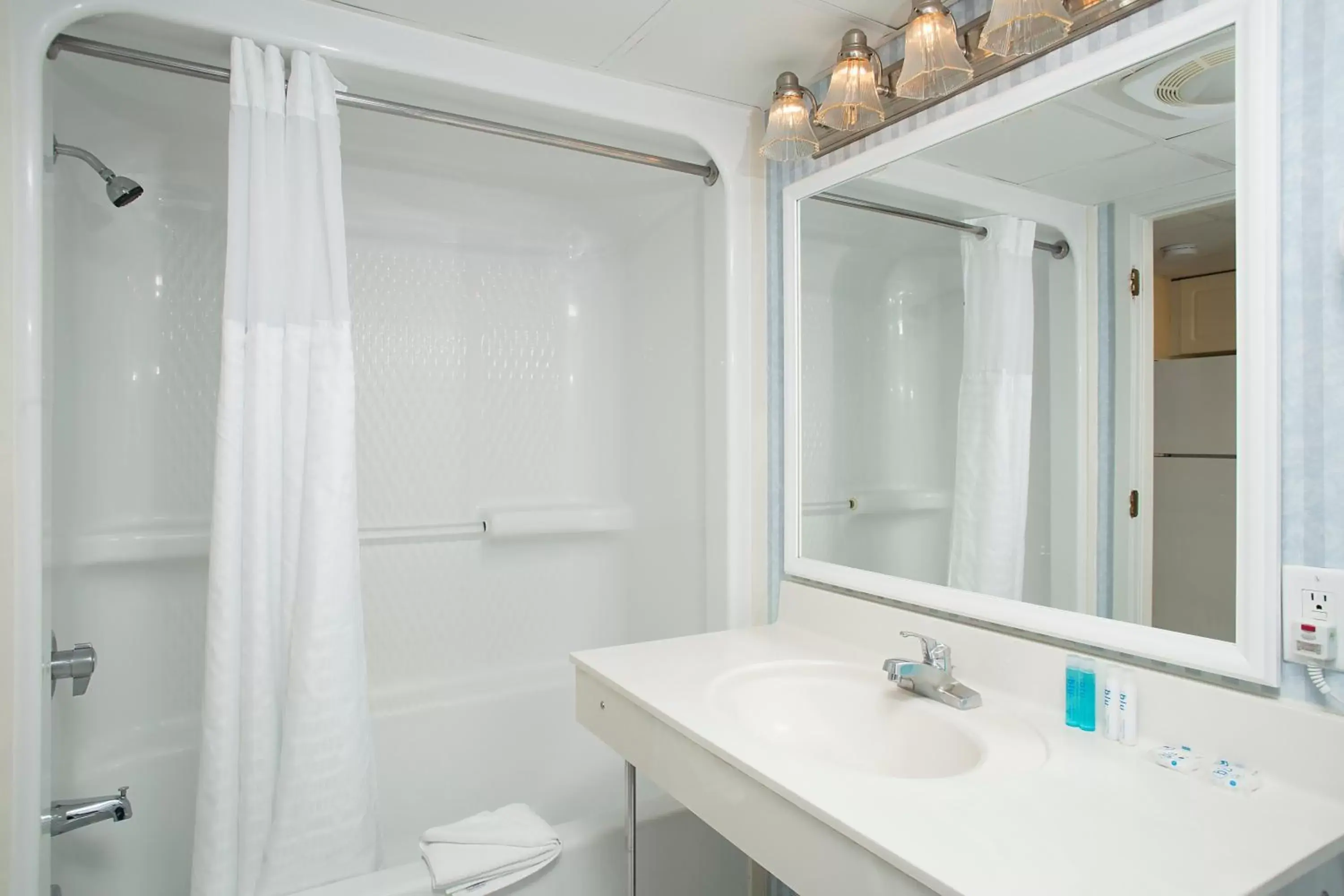 Bathroom in Grande Shores Ocean Resorts Condominiums