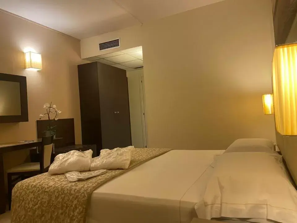 Bed in Hotel Executive