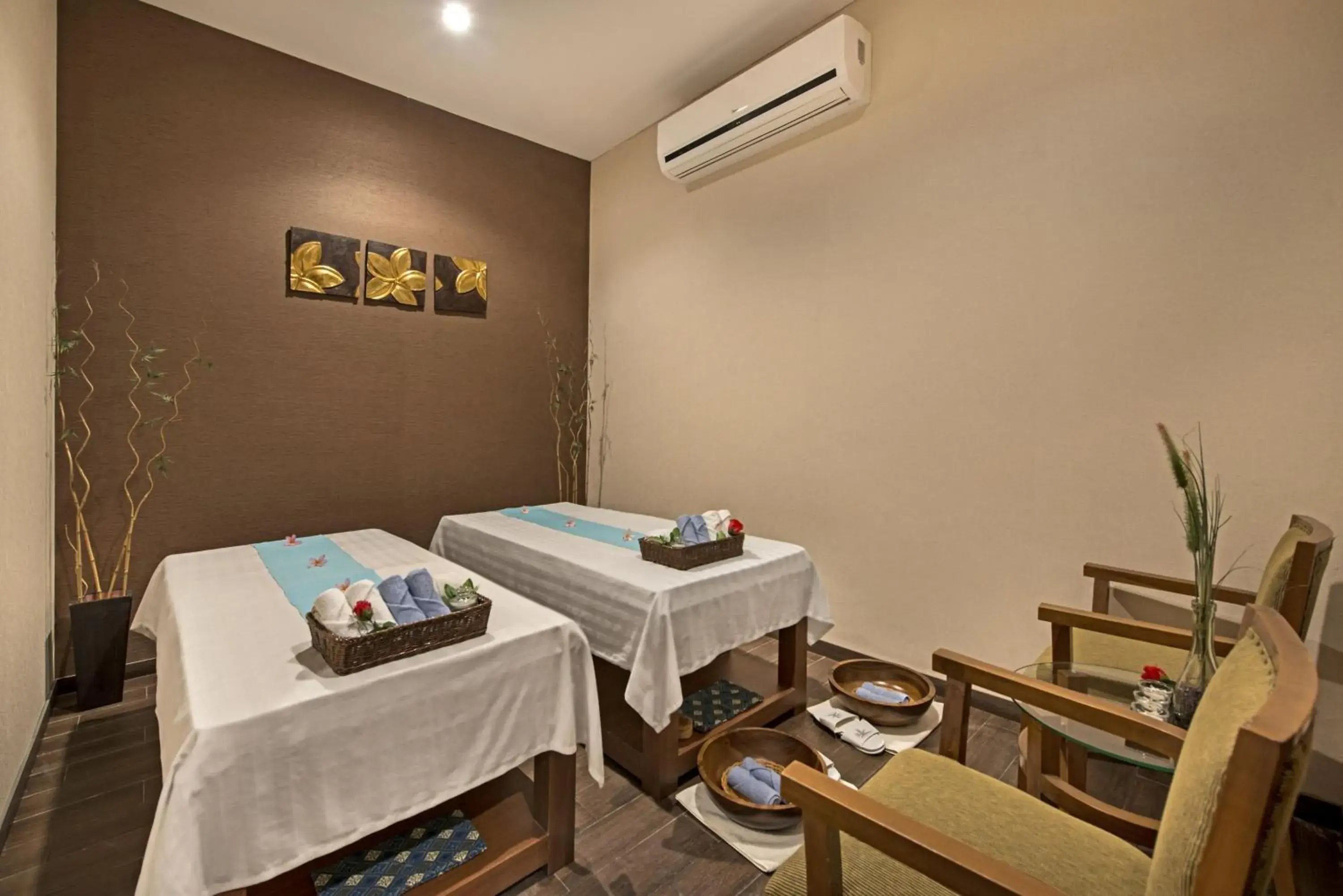 Massage in Grand Whiz Poins Square Simatupang