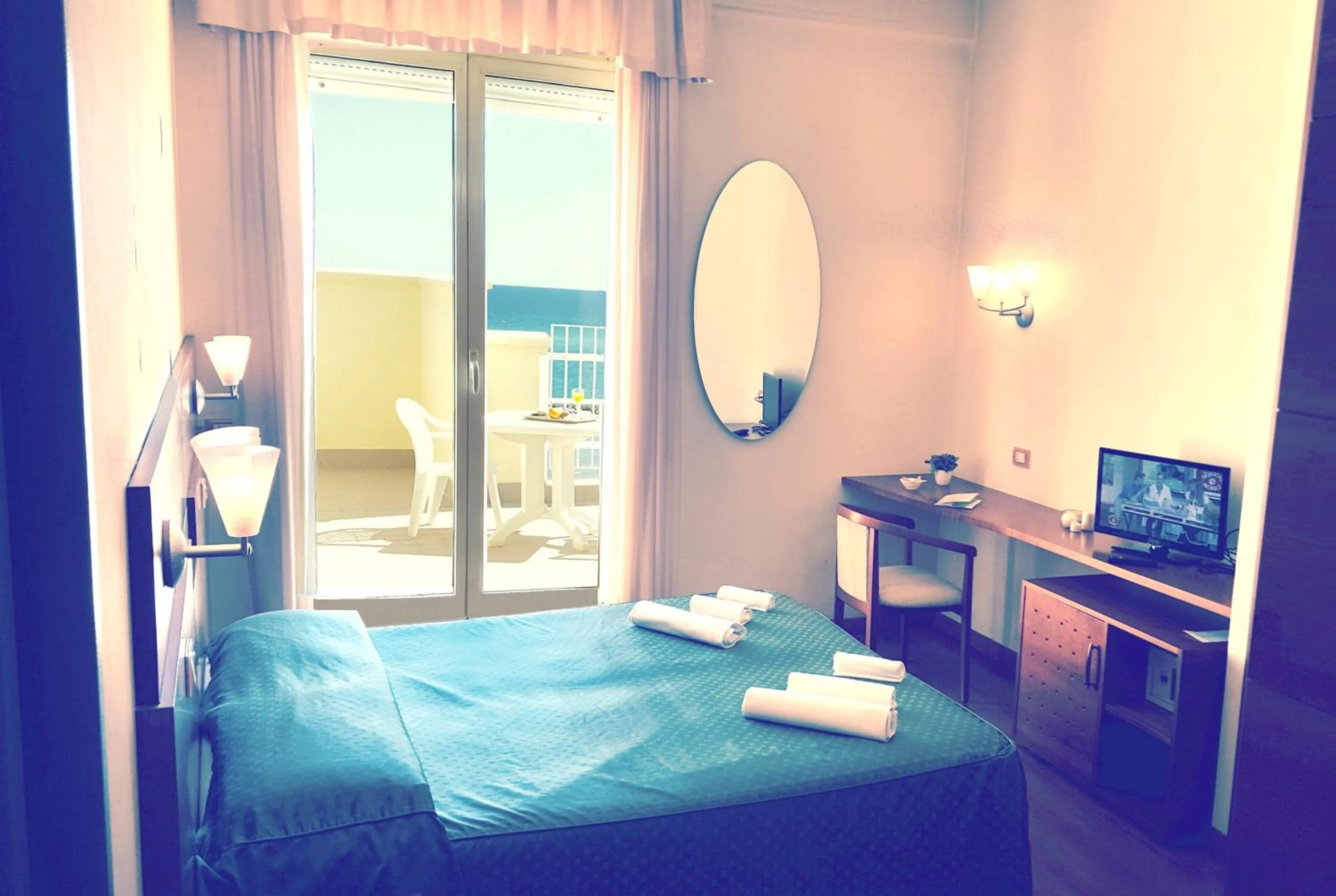 Bedroom, Bed in Hotel Gala