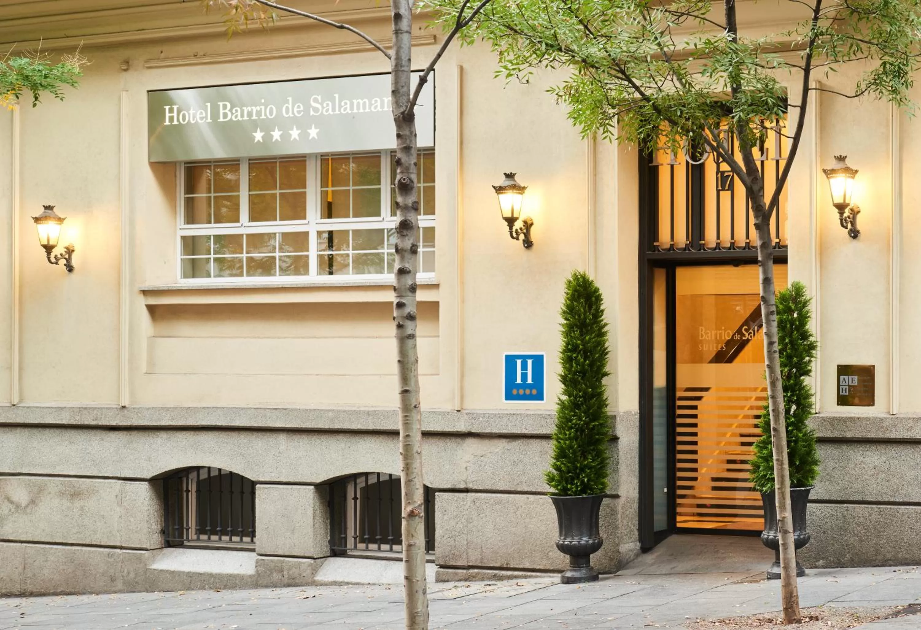 Property building in Suites Barrio de Salamanca