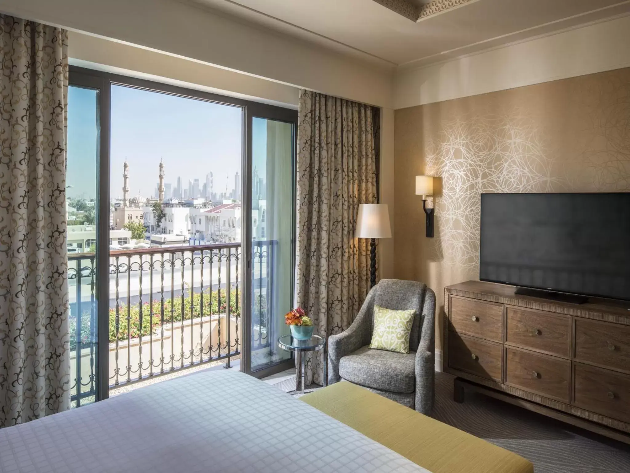 Bedroom, TV/Entertainment Center in Four Seasons Resort Dubai at Jumeirah Beach