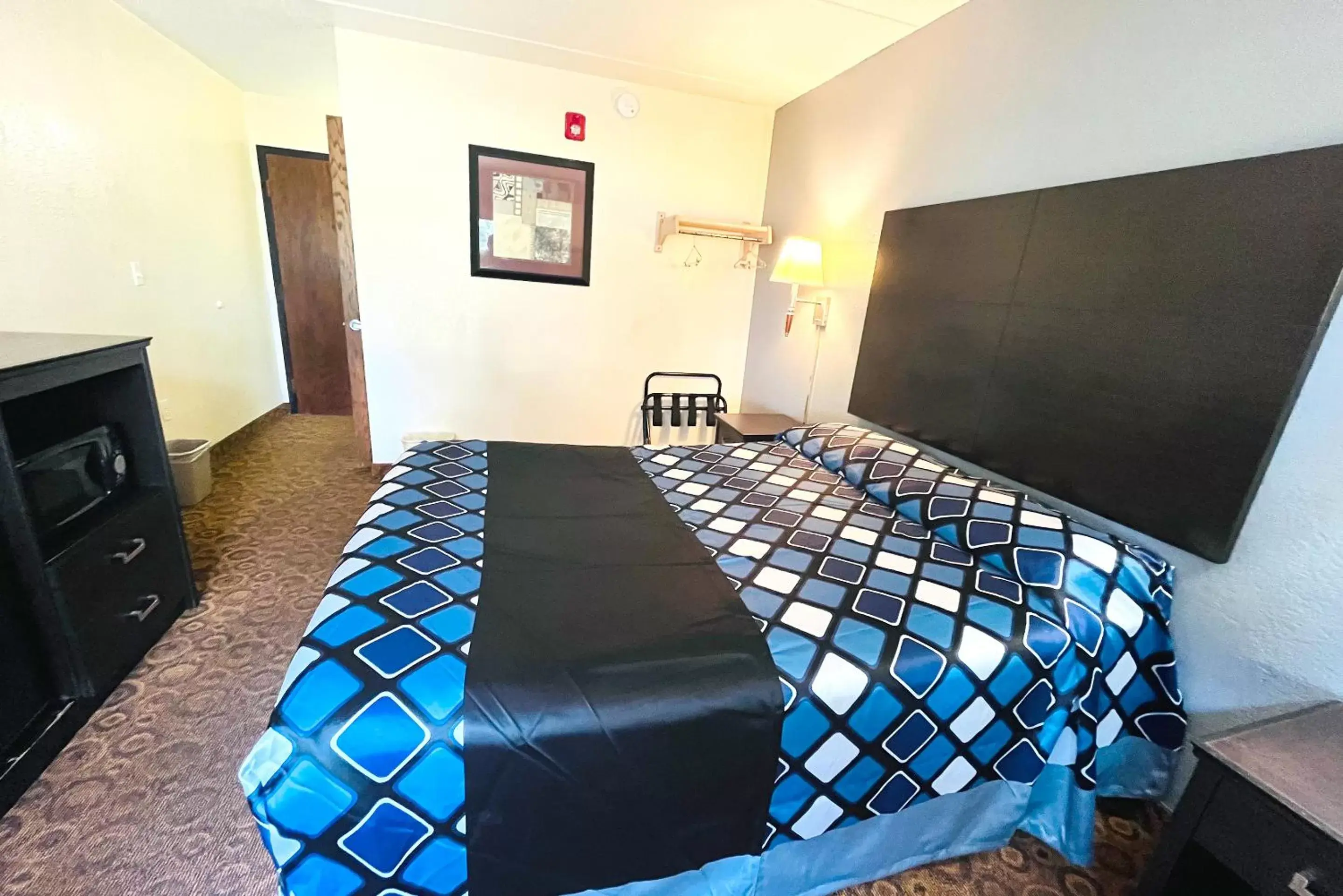 Bedroom, Bed in Coratel Inn & Suites by Jasper Waite Park