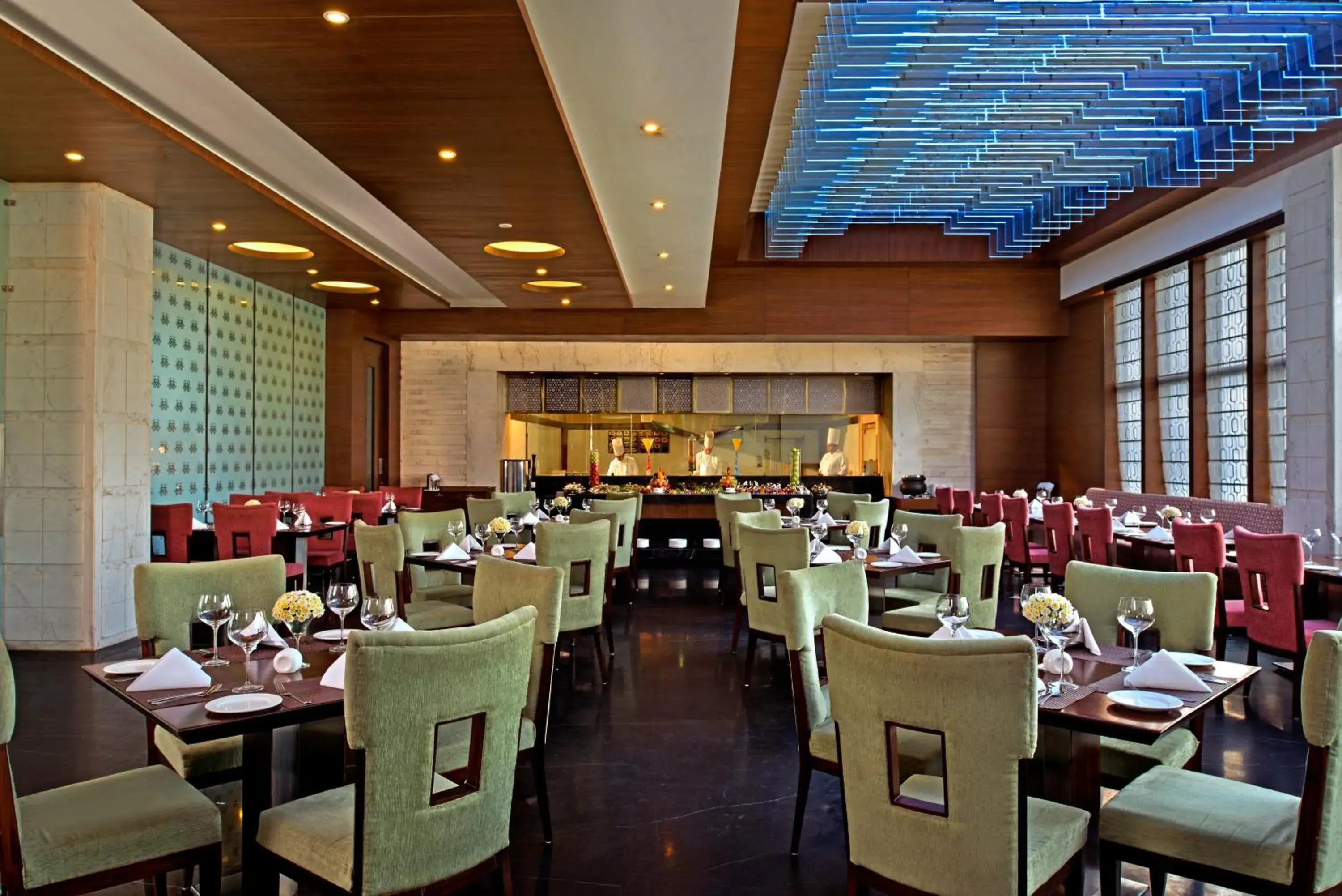 Restaurant/Places to Eat in Golden Tulip Lucknow
