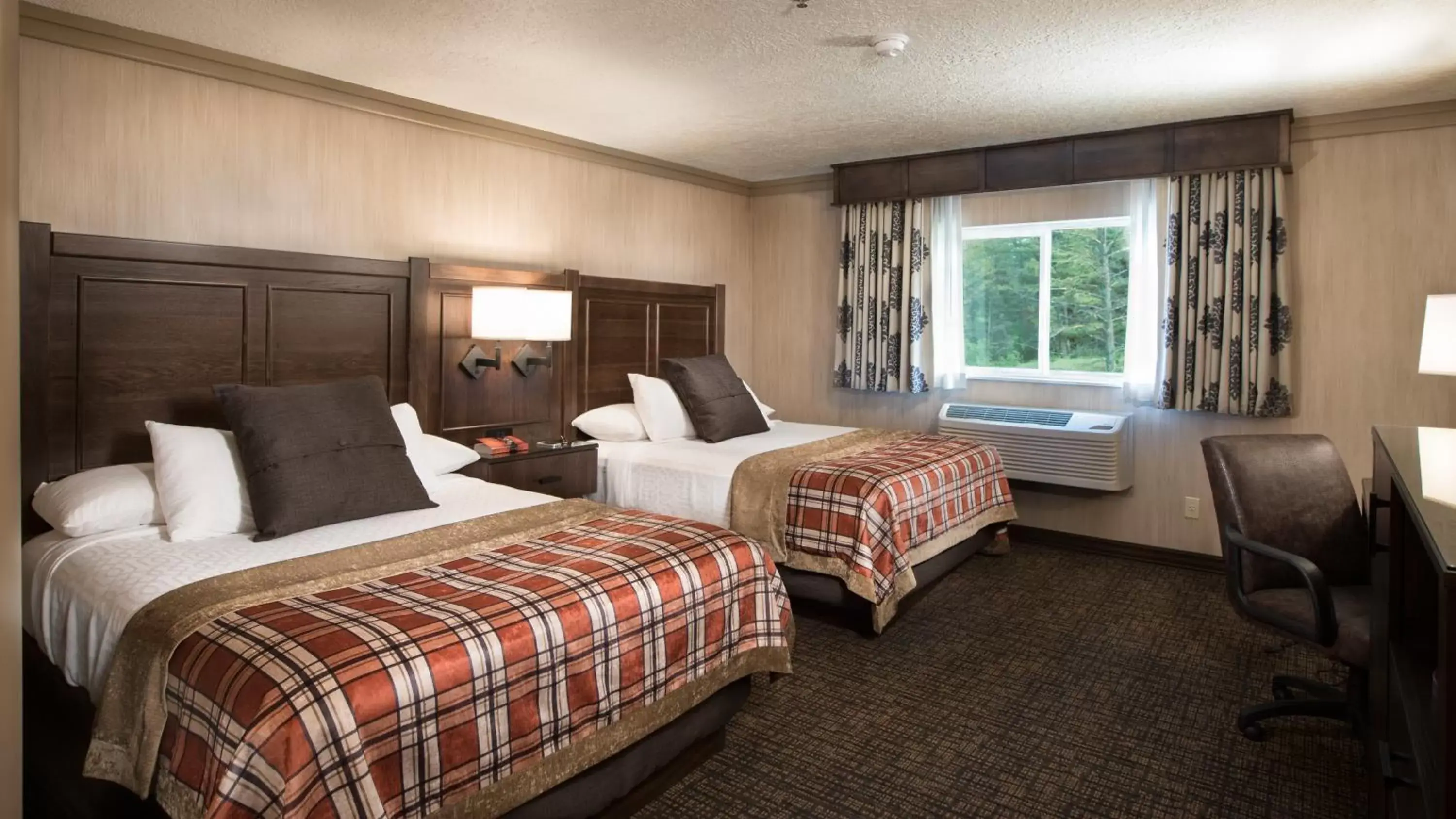 Bed in Best Western Plus Flathead Lake Inn and Suites