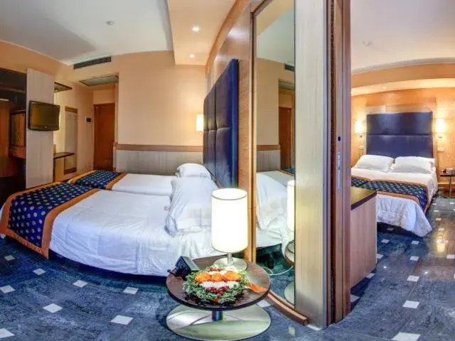 Bedroom, Bed in Hotel Genty