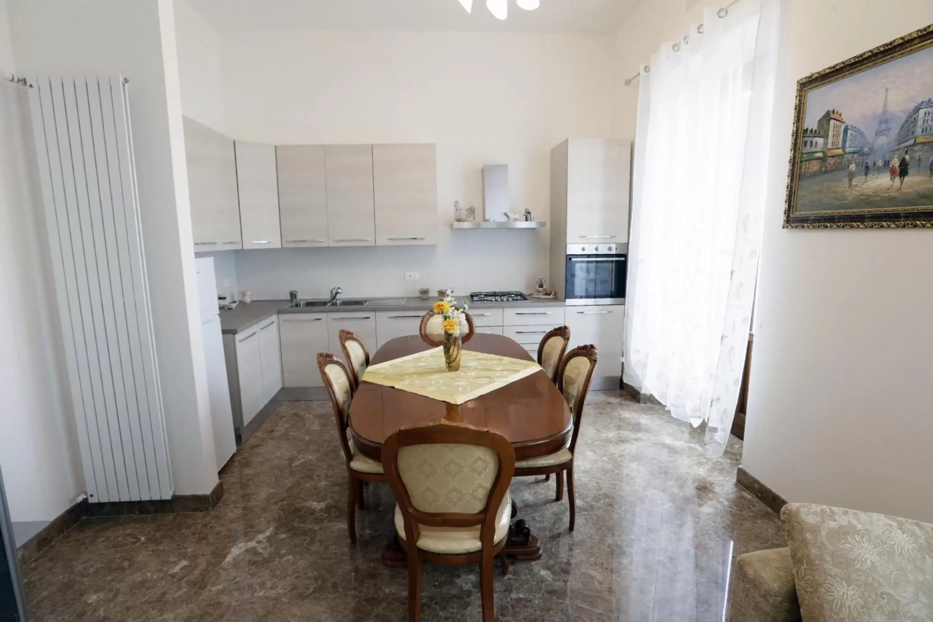 Kitchen or kitchenette, Dining Area in L'ARTE DI VENERE SUITE