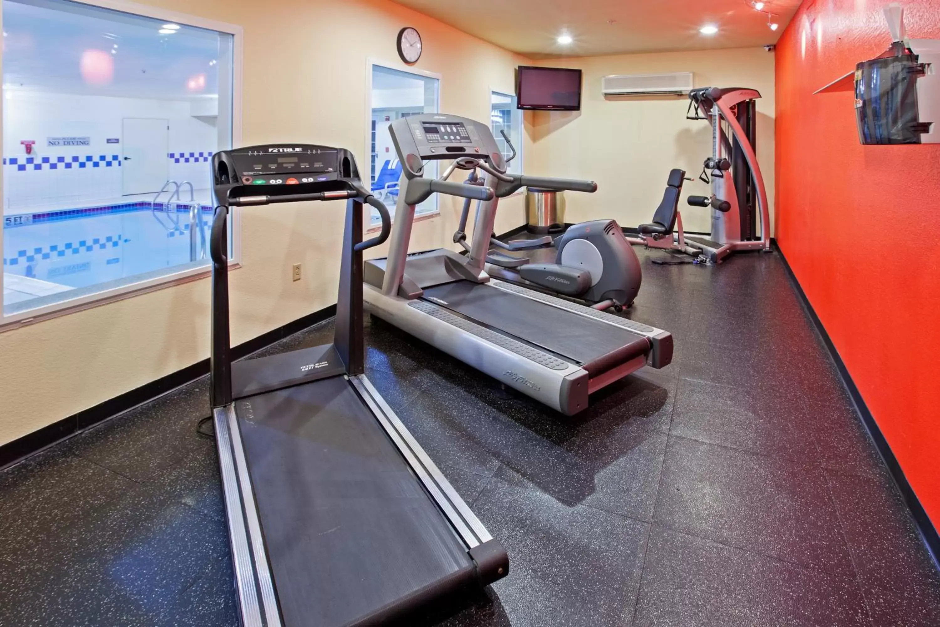 Fitness centre/facilities in Wingate by Wyndham Youngstown - Austintown Fitness centre/facilities in Wingate by Wyndham Youngstown - Austintown