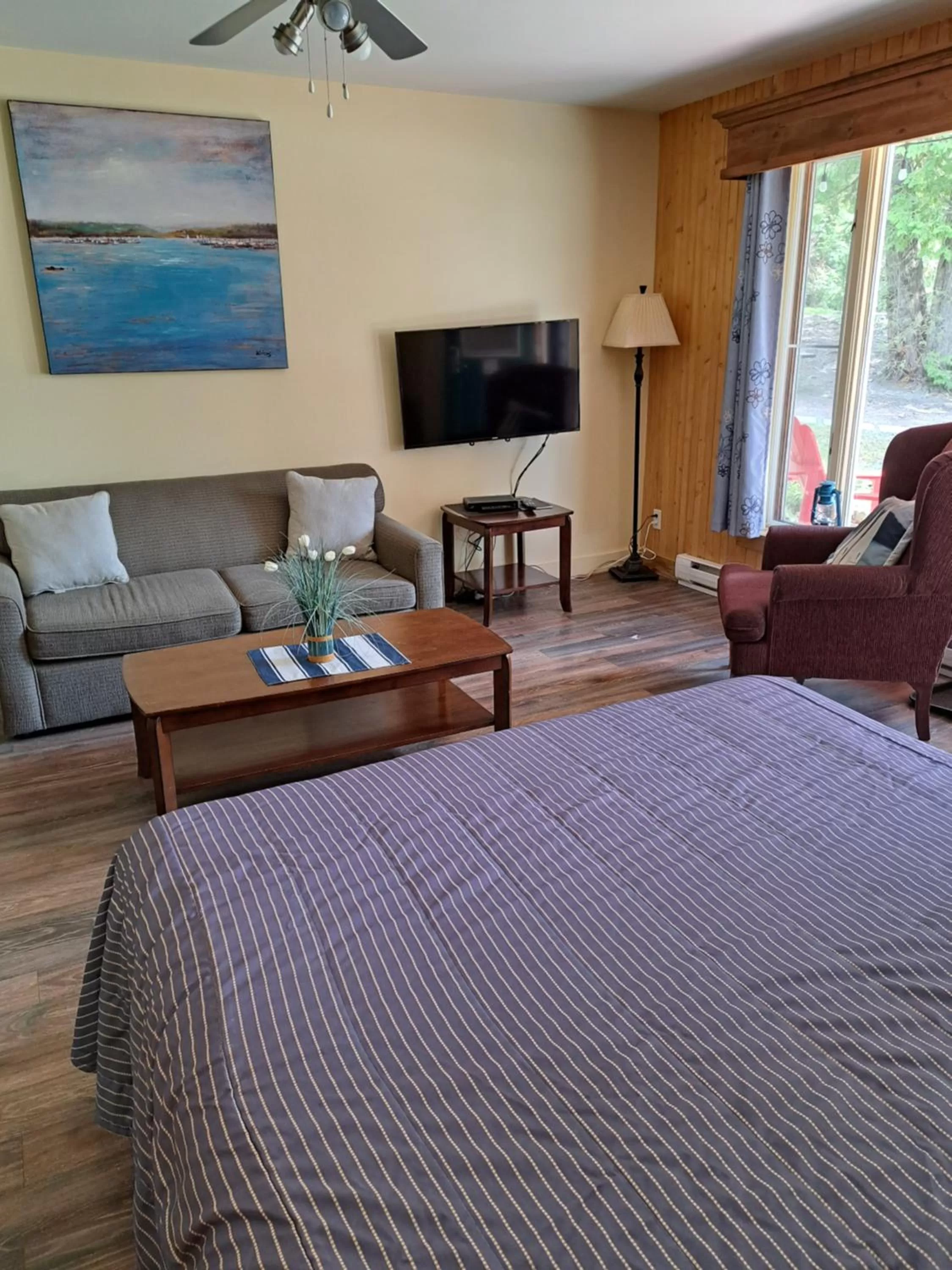 Seating Area in Auberge et Chalets sur le Lac