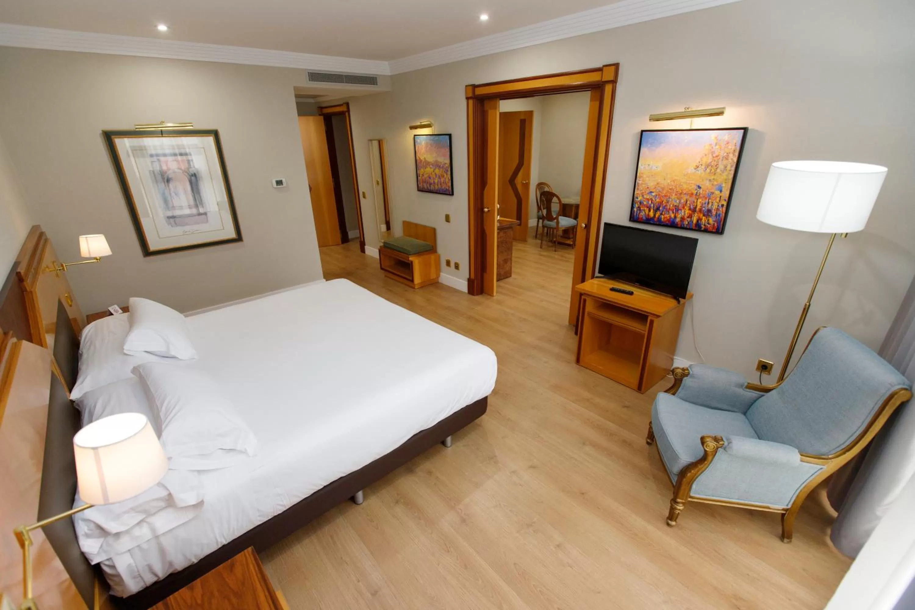 Photo of the whole room, Bed in Oca Puerta del Camino Hotel
