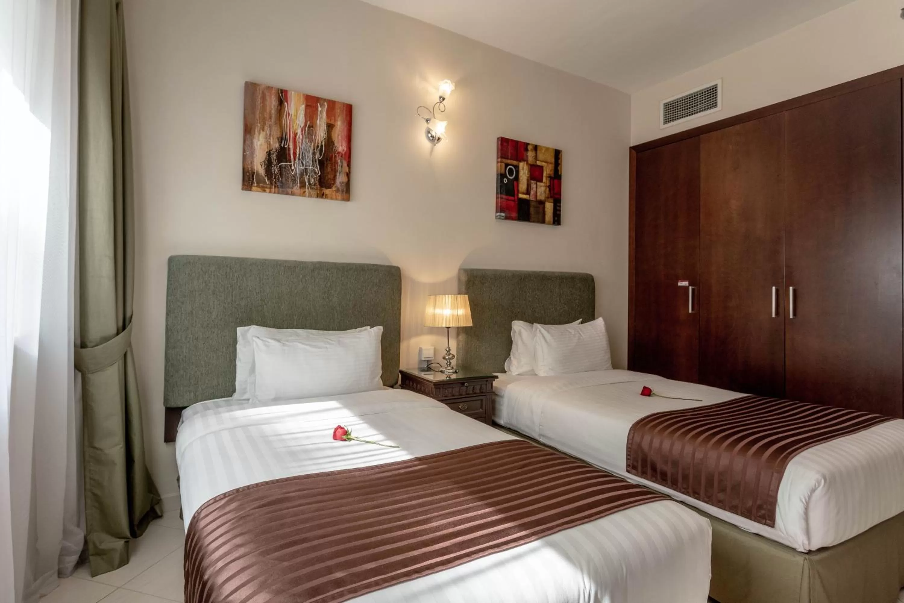Bed in Auris Boutique Hotel Apartments, Al Barsha - At The Mall
