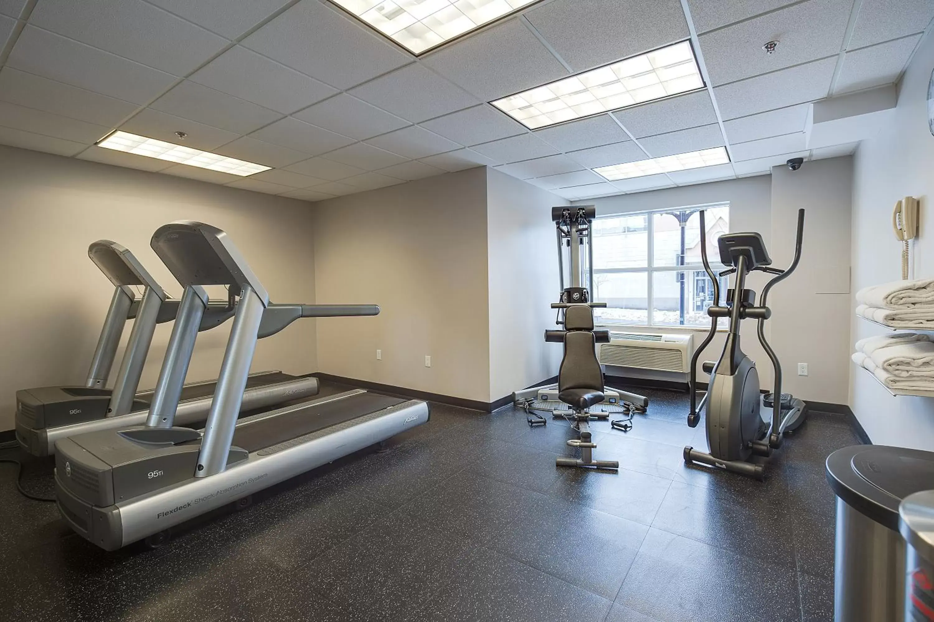 Fitness centre/facilities, Fitness Center/Facilities in Country Inn & Suites by Radisson, Niagara Falls, ON