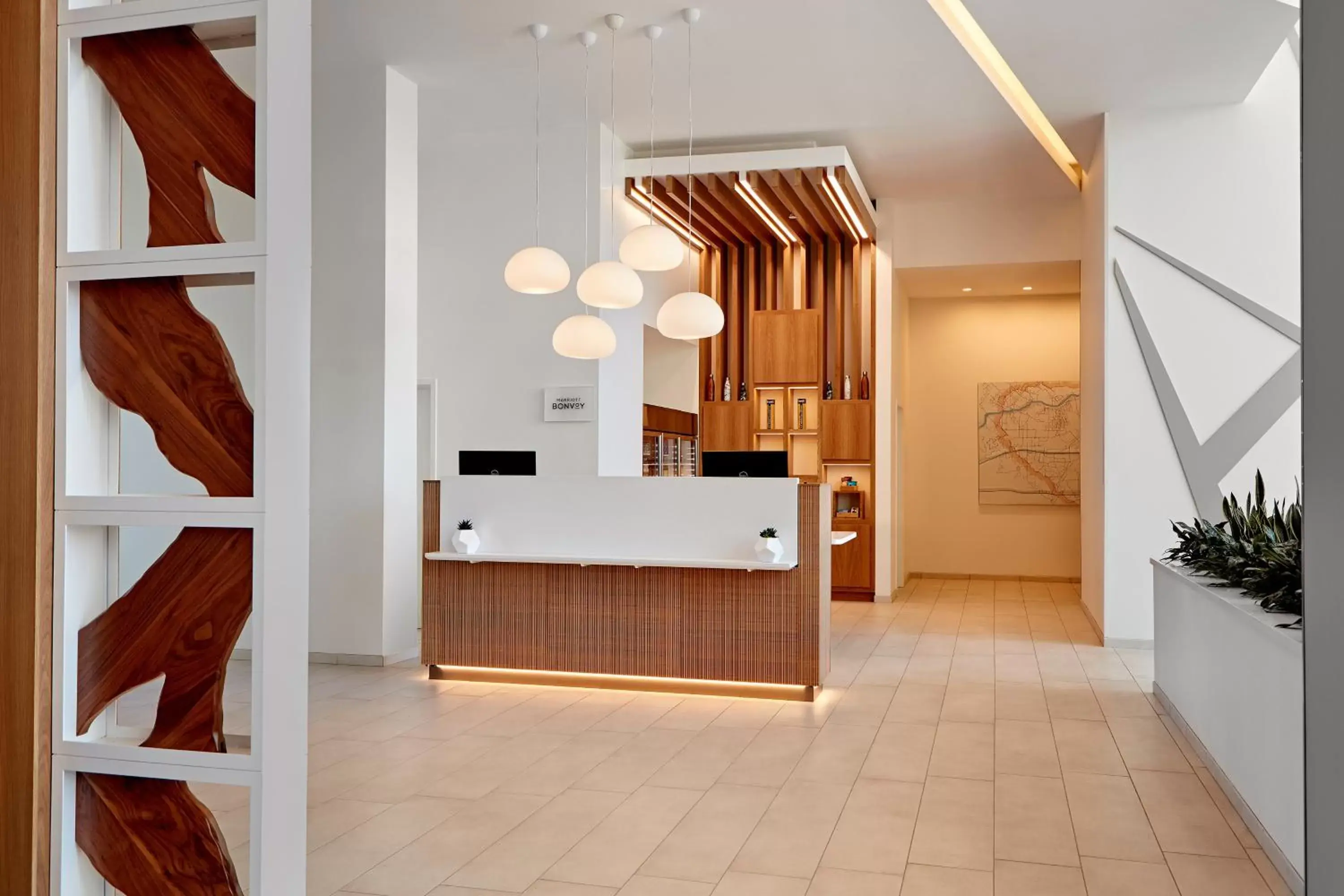 Lobby or reception, Kitchen/Kitchenette in Element Santa Clara