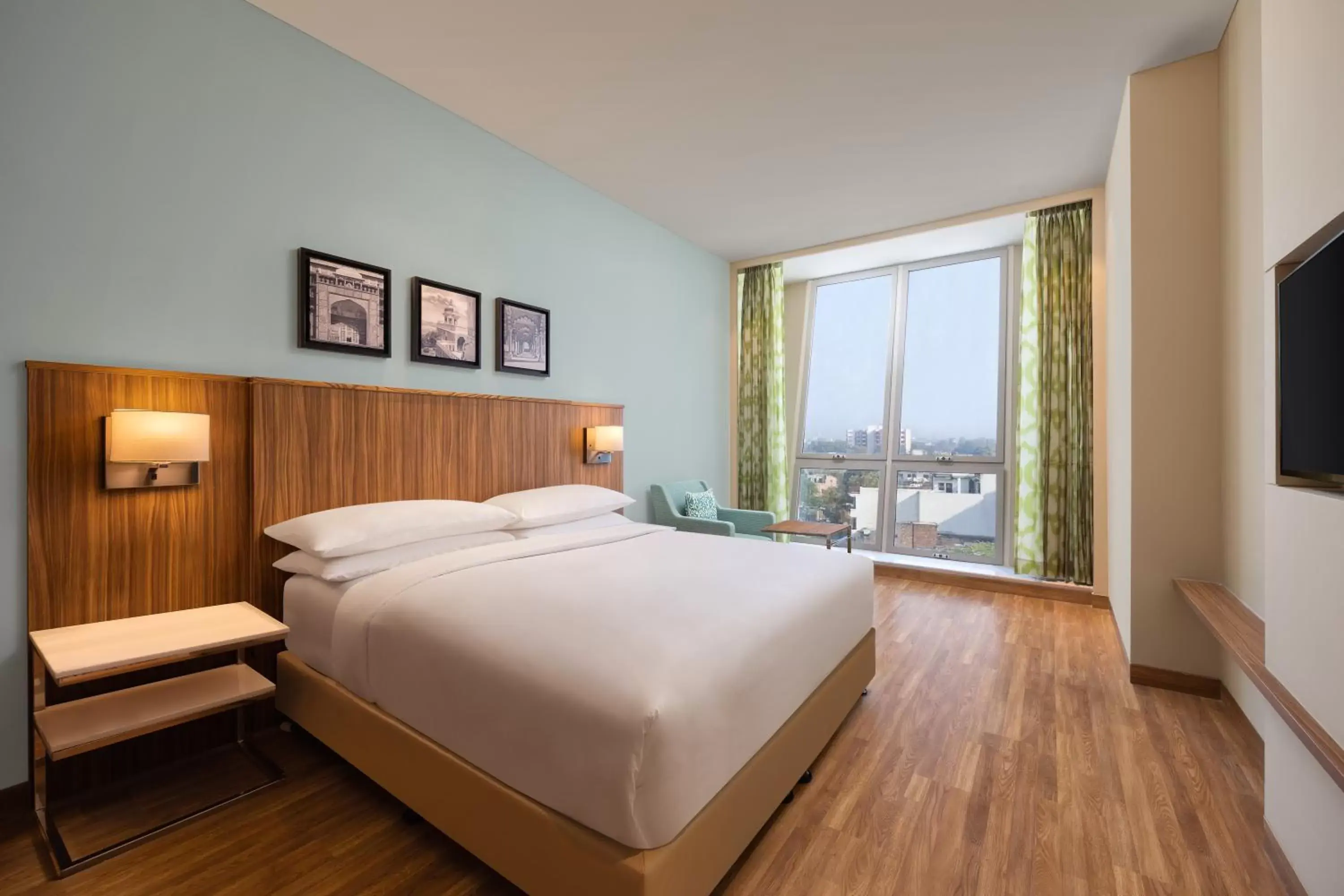 King Studio Suite with 20% off on Food & Beverages and 2 pieces of ironing daily in Fairfield by Marriott Agra King Studio Suite with 20% off on Food & Beverages and 2 pieces of ironing daily in Fairfield by Marriott Agra