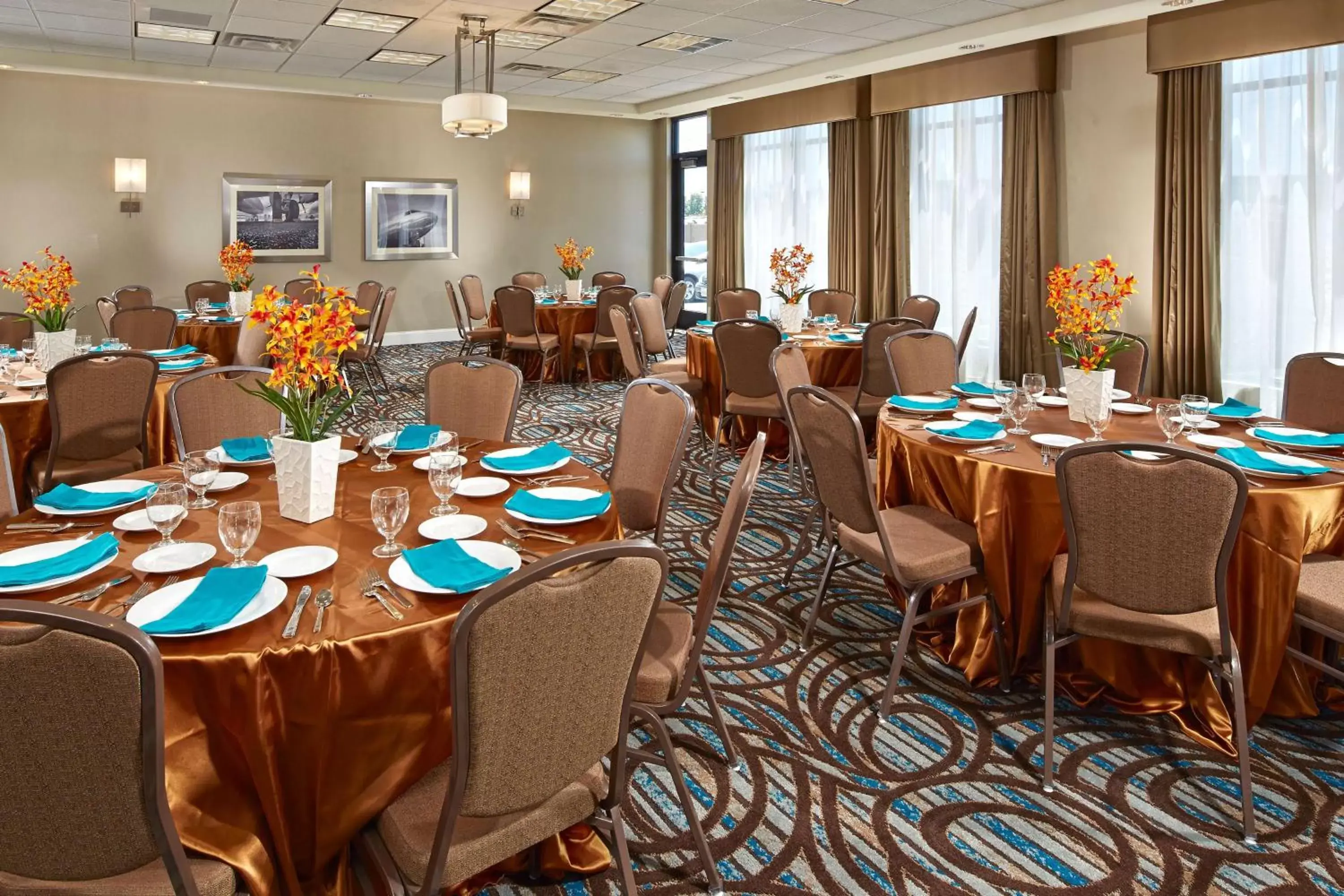 Meeting/conference room, Restaurant/Places to Eat in Hilton Garden Inn Los Angeles/Redondo Beach