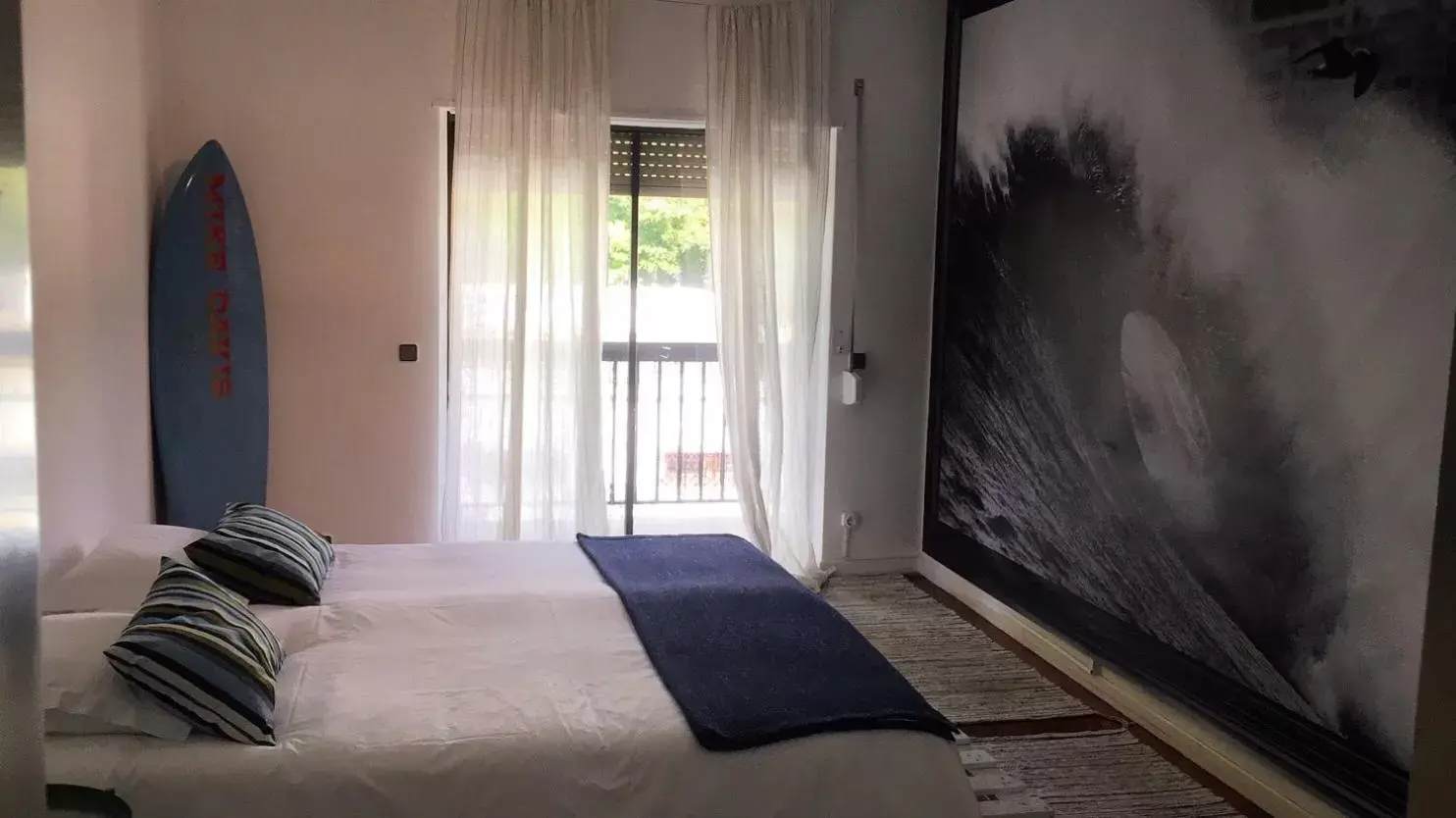 Bed in Lisbon Surf Villa