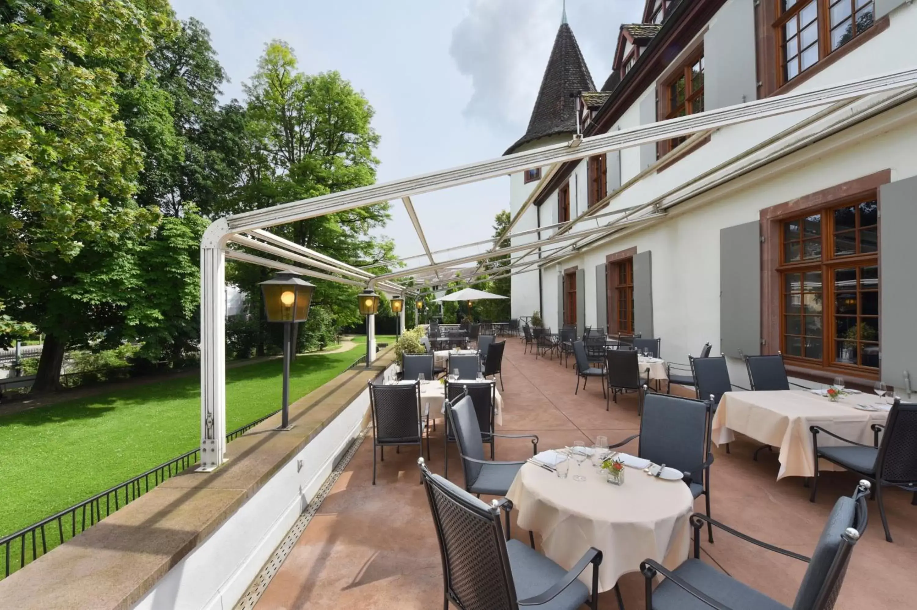 Balcony/Terrace, Restaurant/Places to Eat in Hotel im Schlosspark