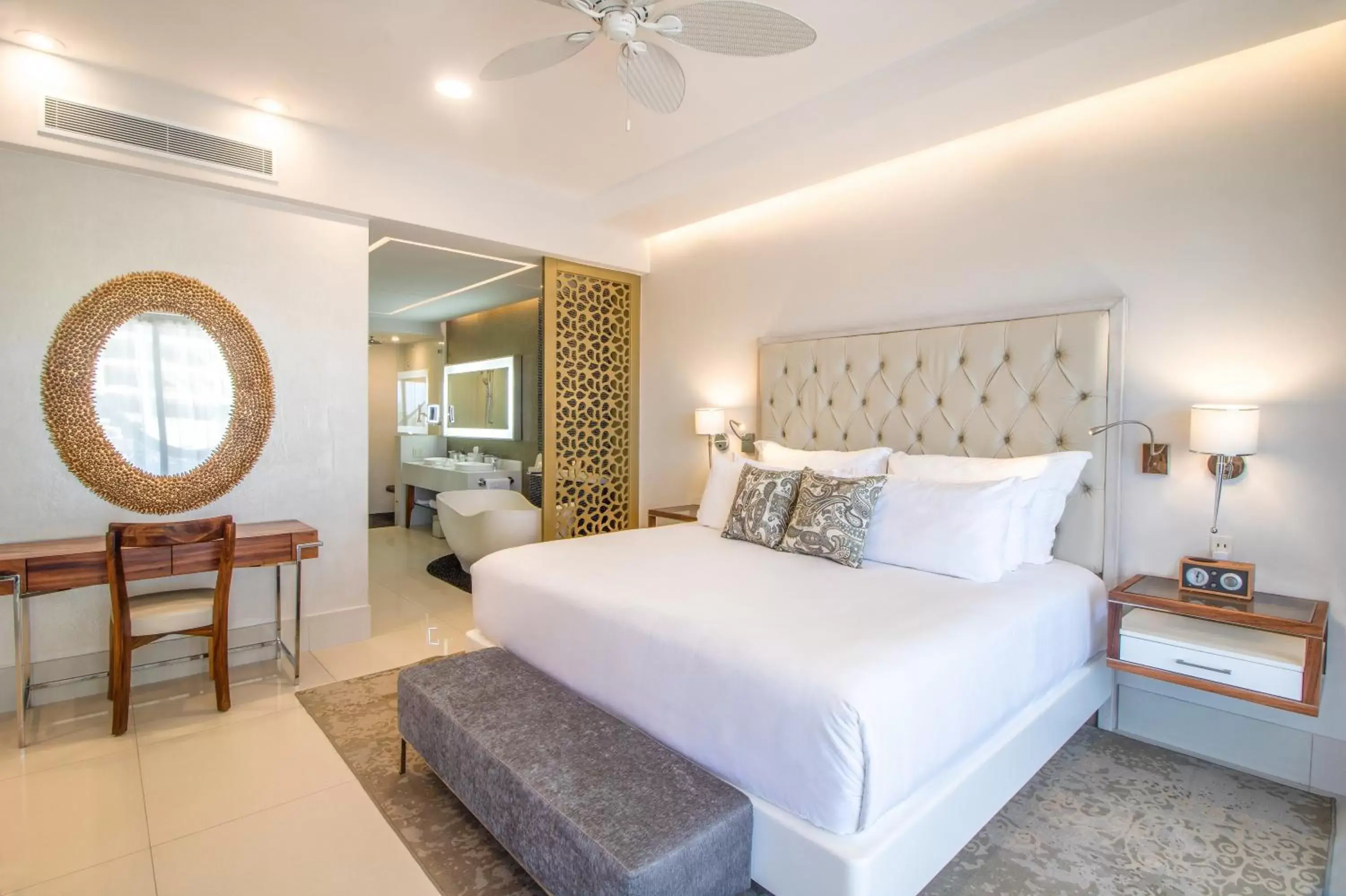 Bedroom, Bed in Garza Blanca Resort & Spa Los Cabos