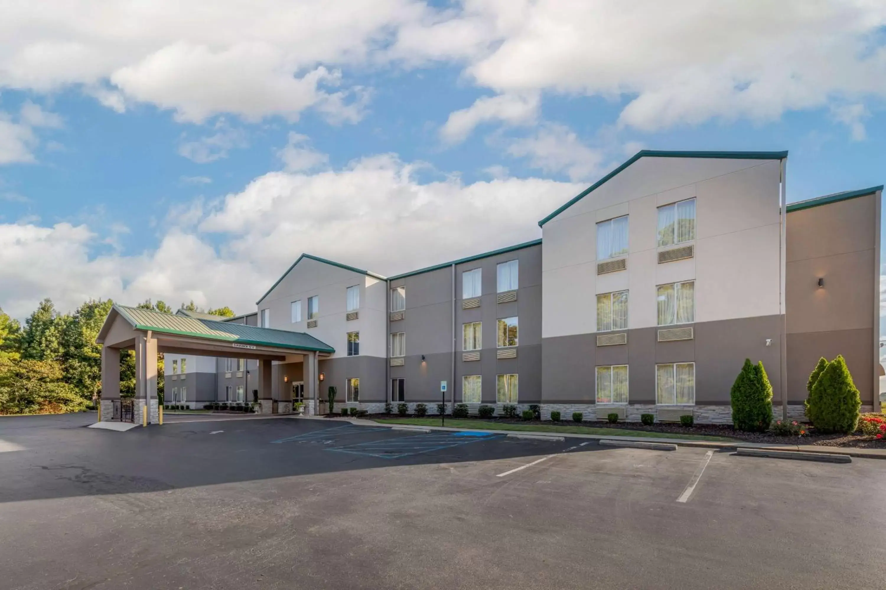 Property Building in Best Western Plus Russellville Hotel & Suites