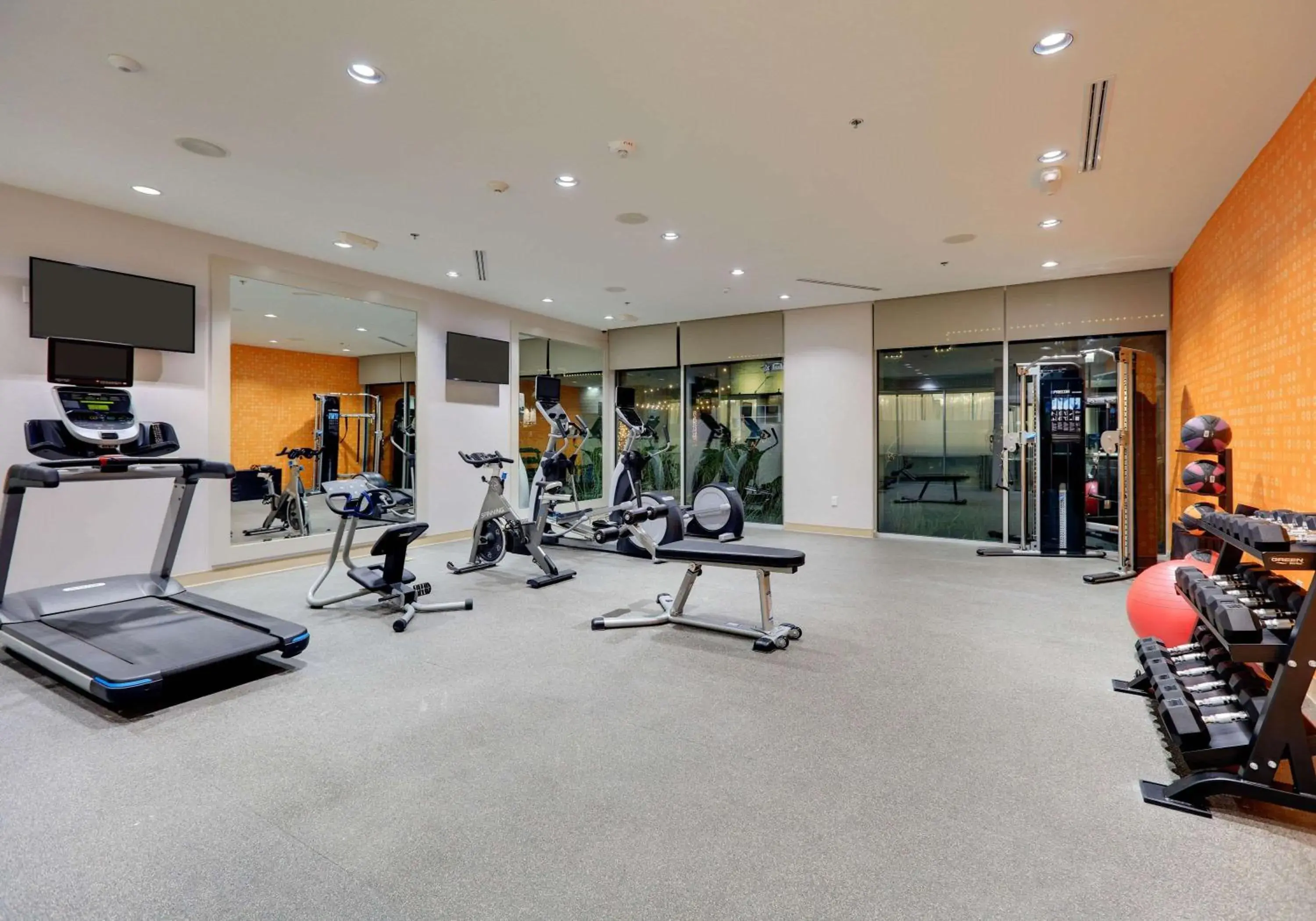 Fitness centre/facilities, Fitness Center/Facilities in La Quinta Inn & Suites by Wyndham Lakeway