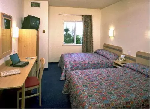 Bedroom in Motel 6-Milan, OH - Sandusky