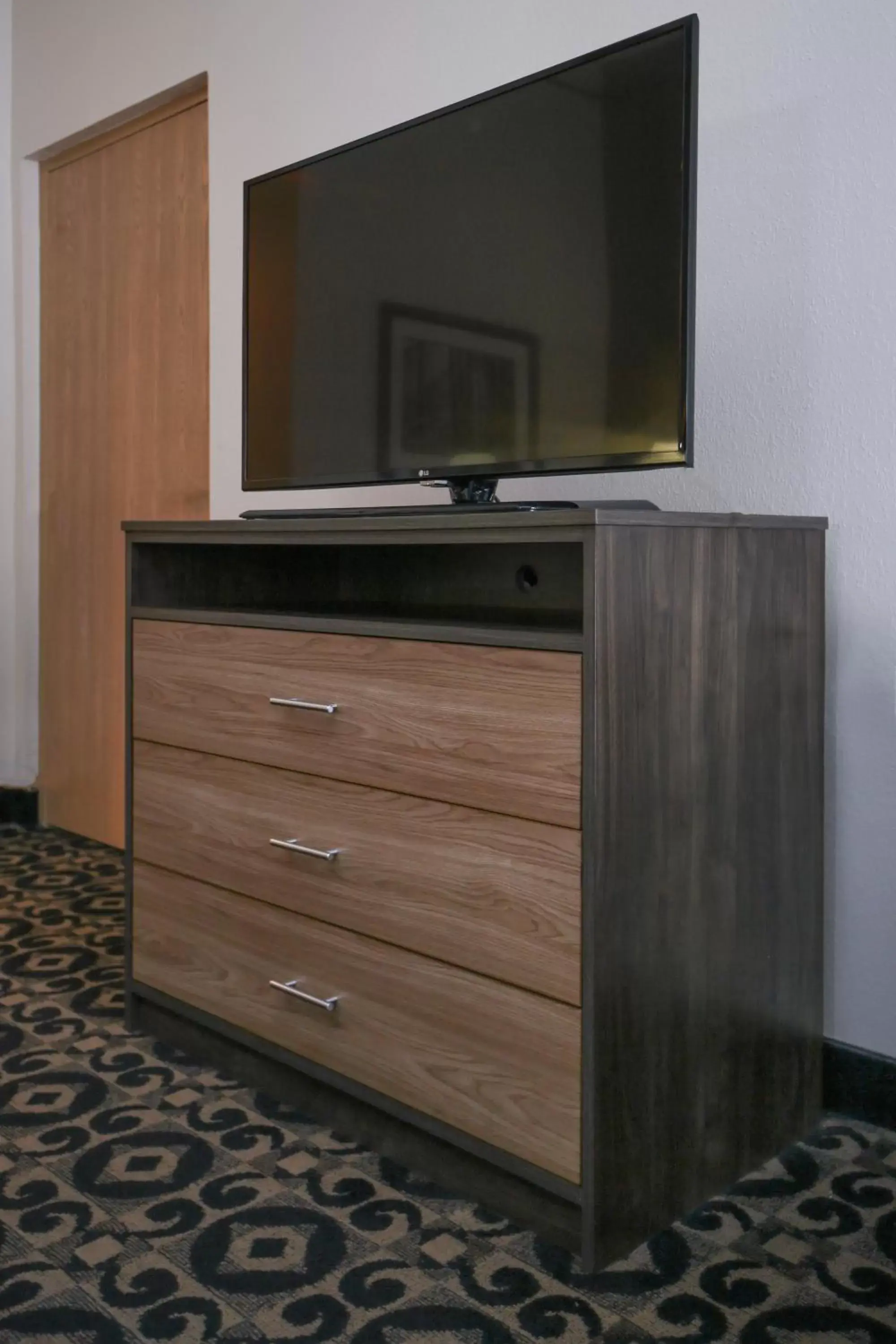 TV and multimedia, TV/Entertainment Center in Quality Inn & Suites Boone - University Area