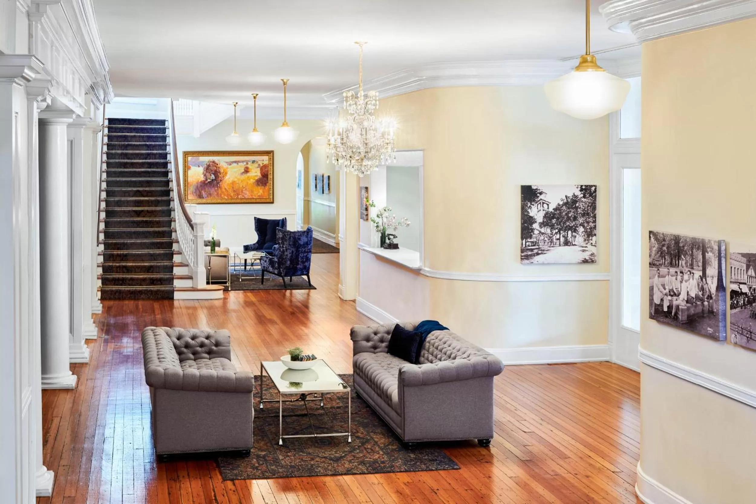 Lobby or reception in Inn at Carnall Hall